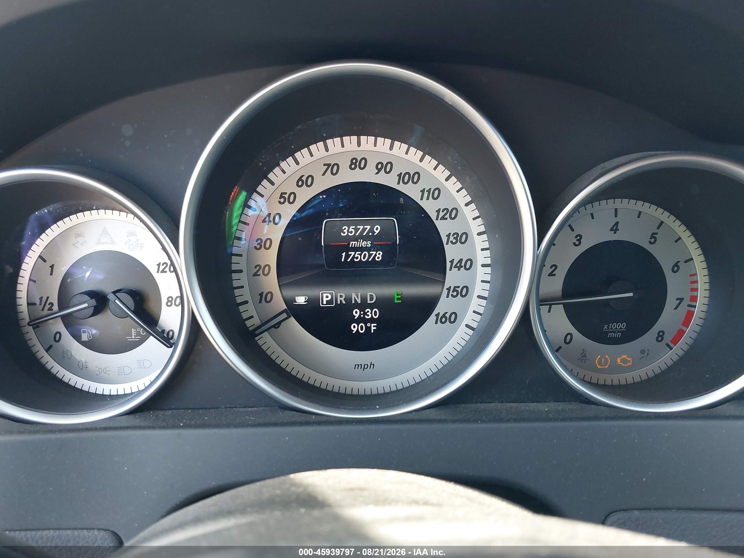 2013 Mercedes-benz C 250 Sport Серебряный vin: WDDGF4HB1DR259467