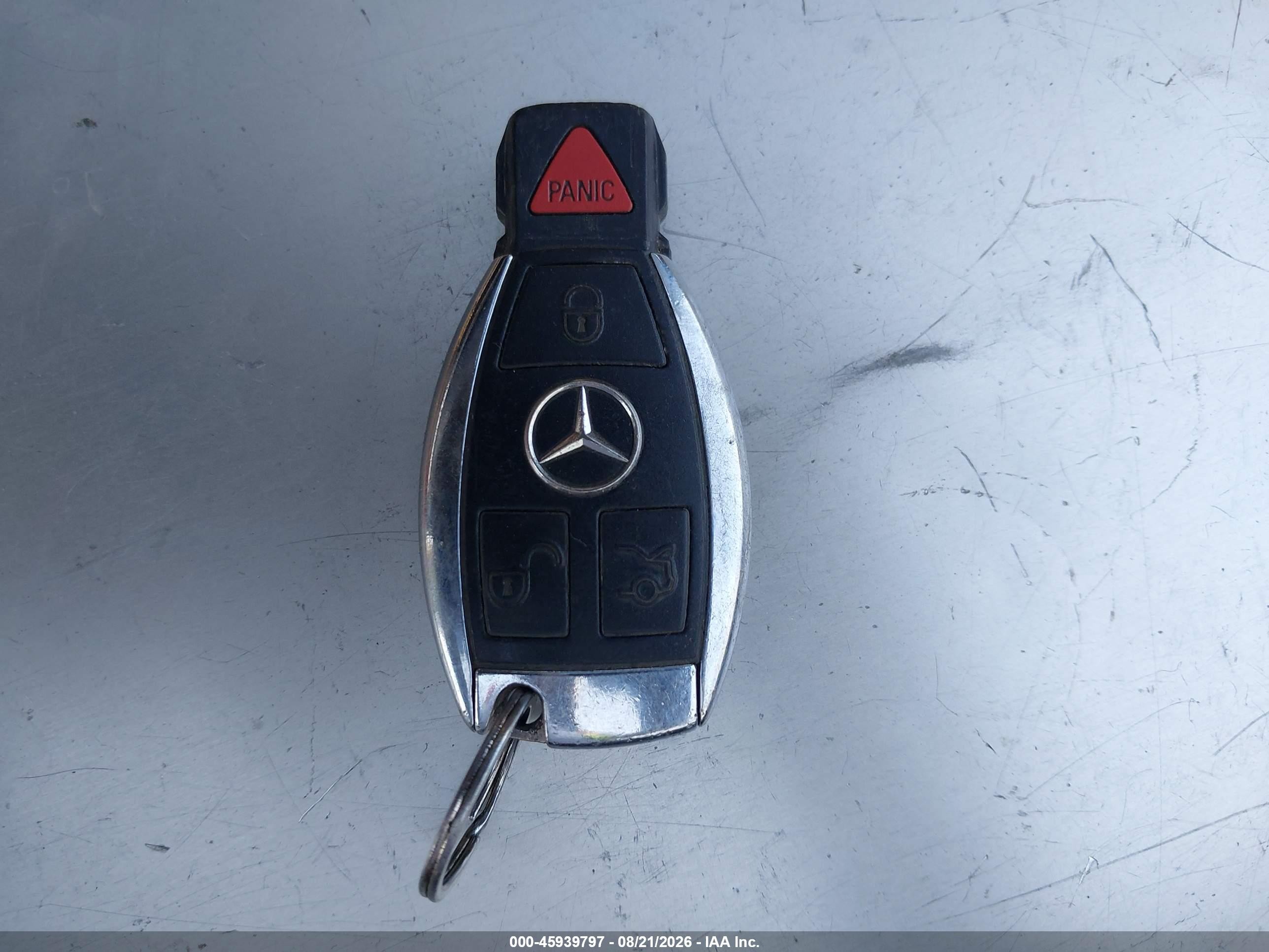 2013 Mercedes-benz C 250 Sport Серебряный vin: WDDGF4HB1DR259467