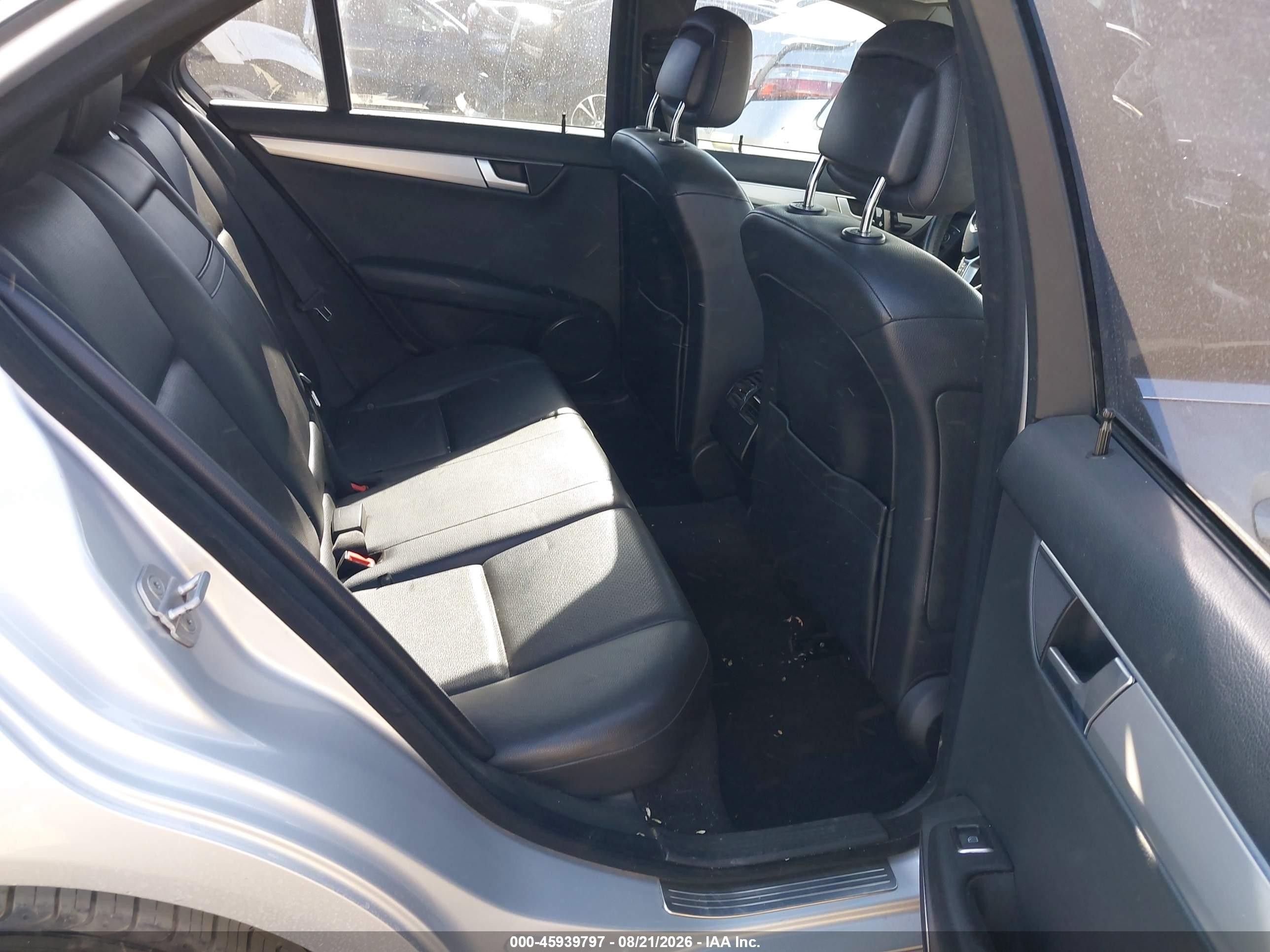 2013 Mercedes-benz C 250 Sport Серебряный vin: WDDGF4HB1DR259467