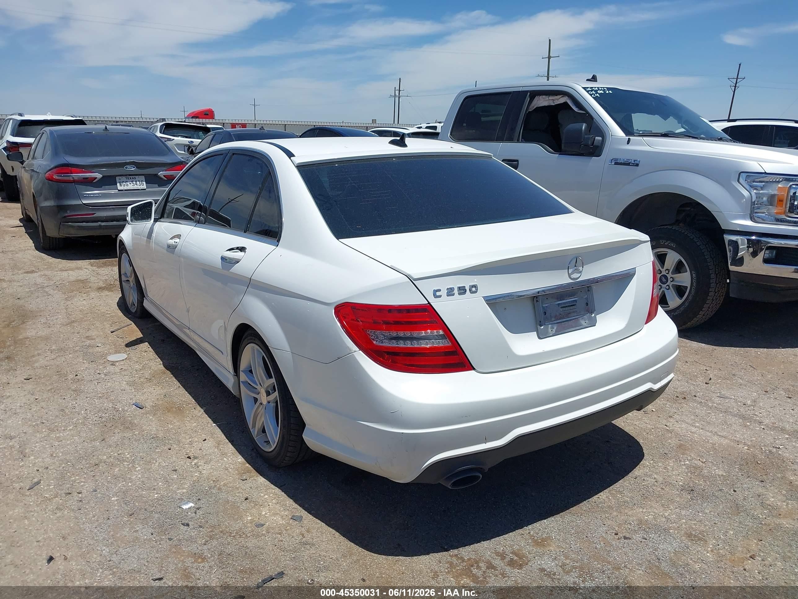 2013 Mercedes-benz C 250 Sport White vin: WDDGF4HB1DR274115