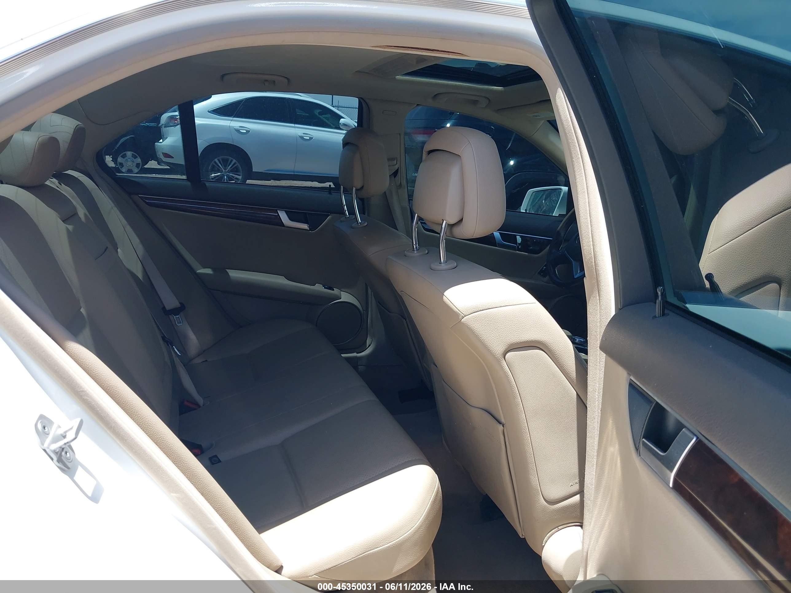 2013 Mercedes-benz C 250 Sport White vin: WDDGF4HB1DR274115