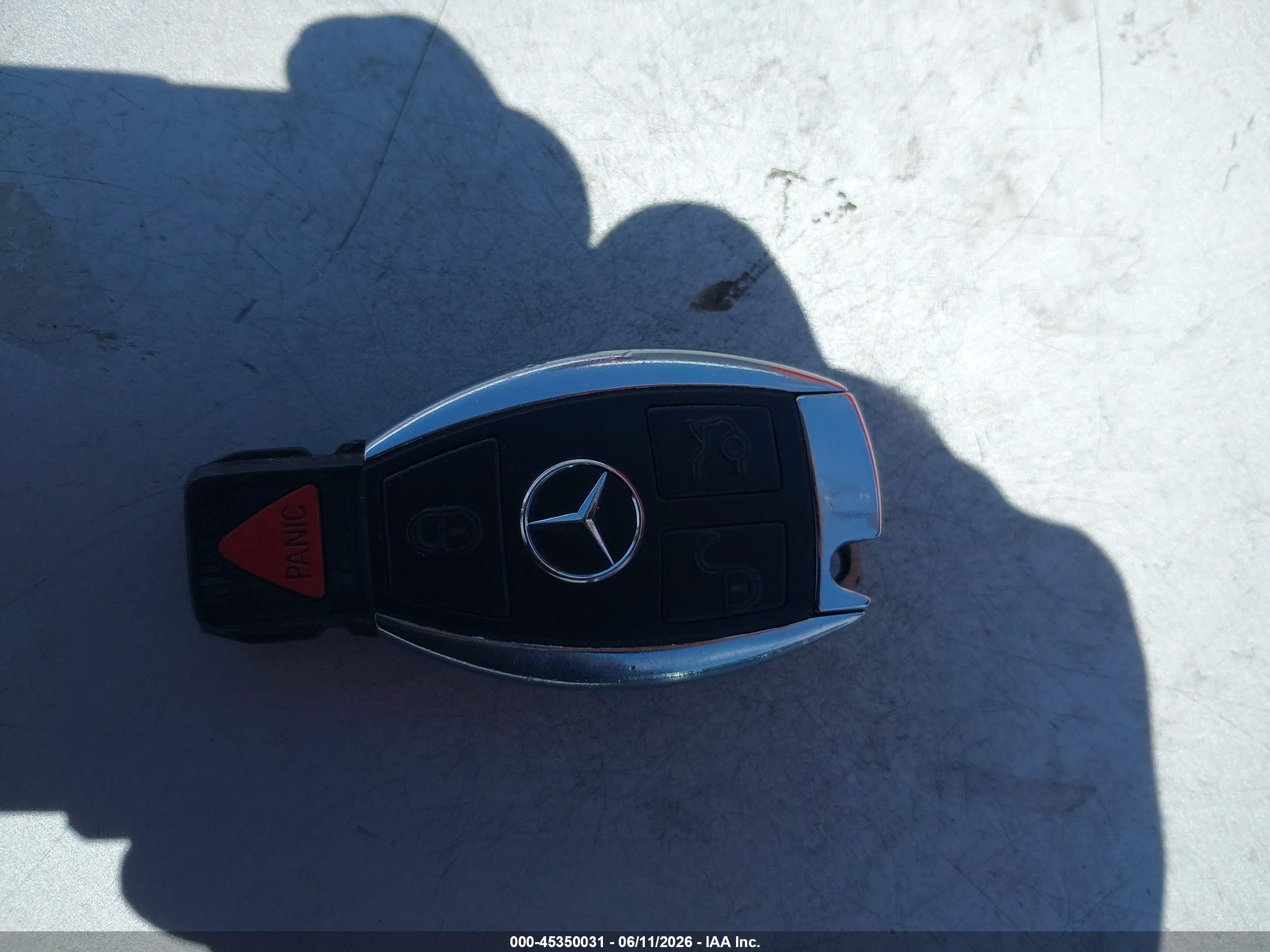 2013 Mercedes-benz C 250 Sport White vin: WDDGF4HB1DR274115