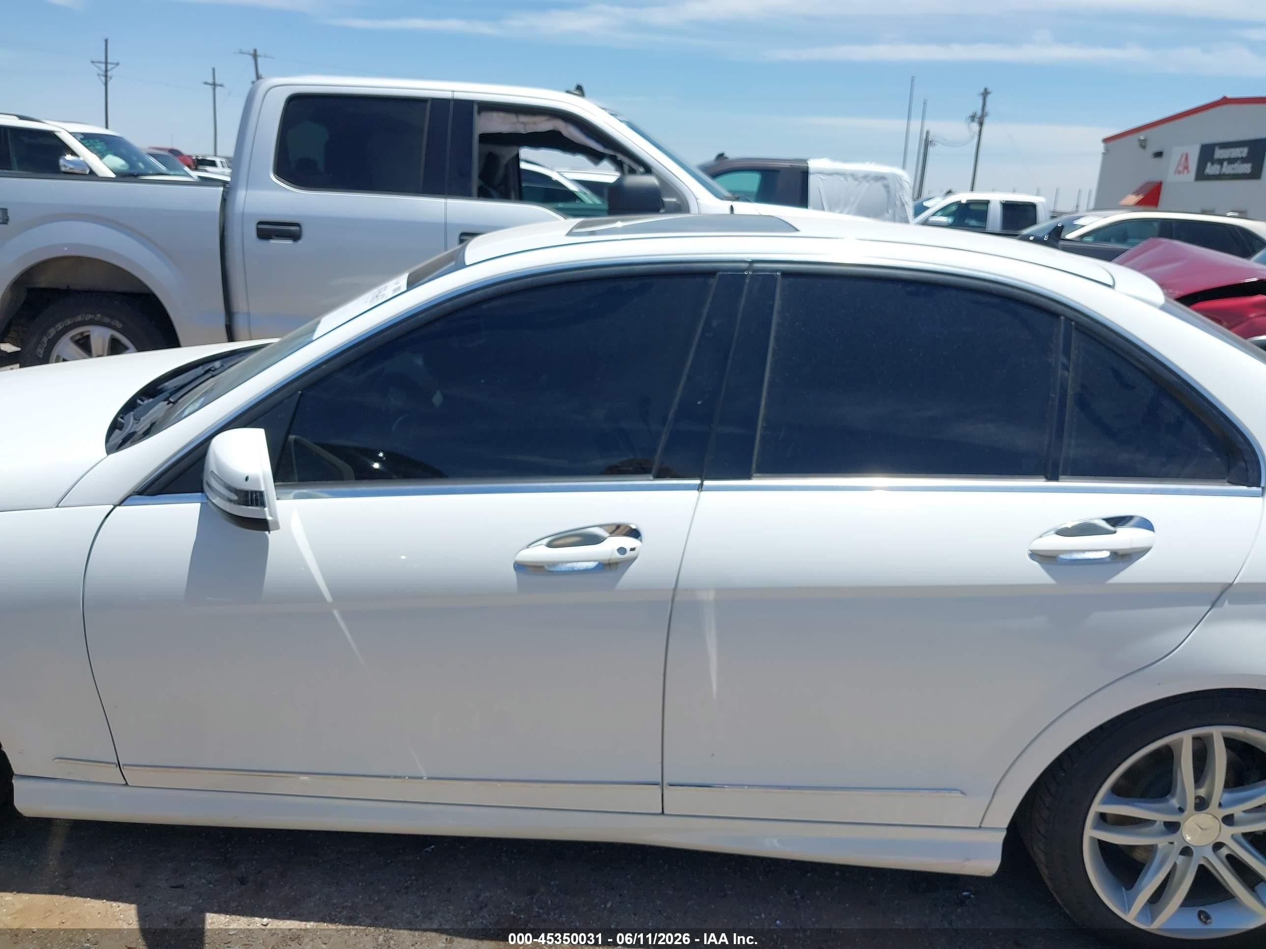 2013 Mercedes-benz C 250 Sport White vin: WDDGF4HB1DR274115