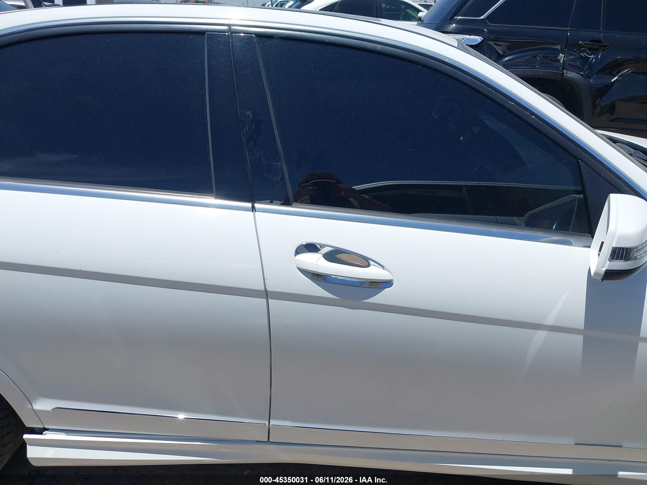 2013 Mercedes-benz C 250 Sport White vin: WDDGF4HB1DR274115