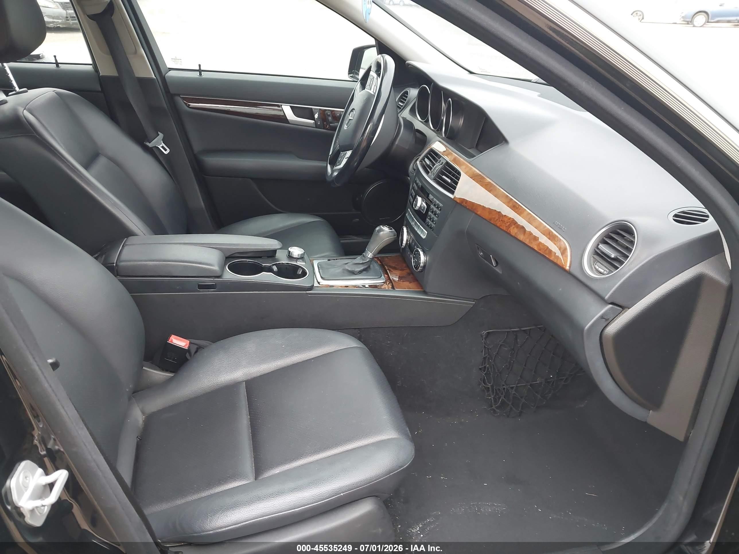 2013 Mercedes-benz C 250 Luxury Black vin: WDDGF4HB1DR277807
