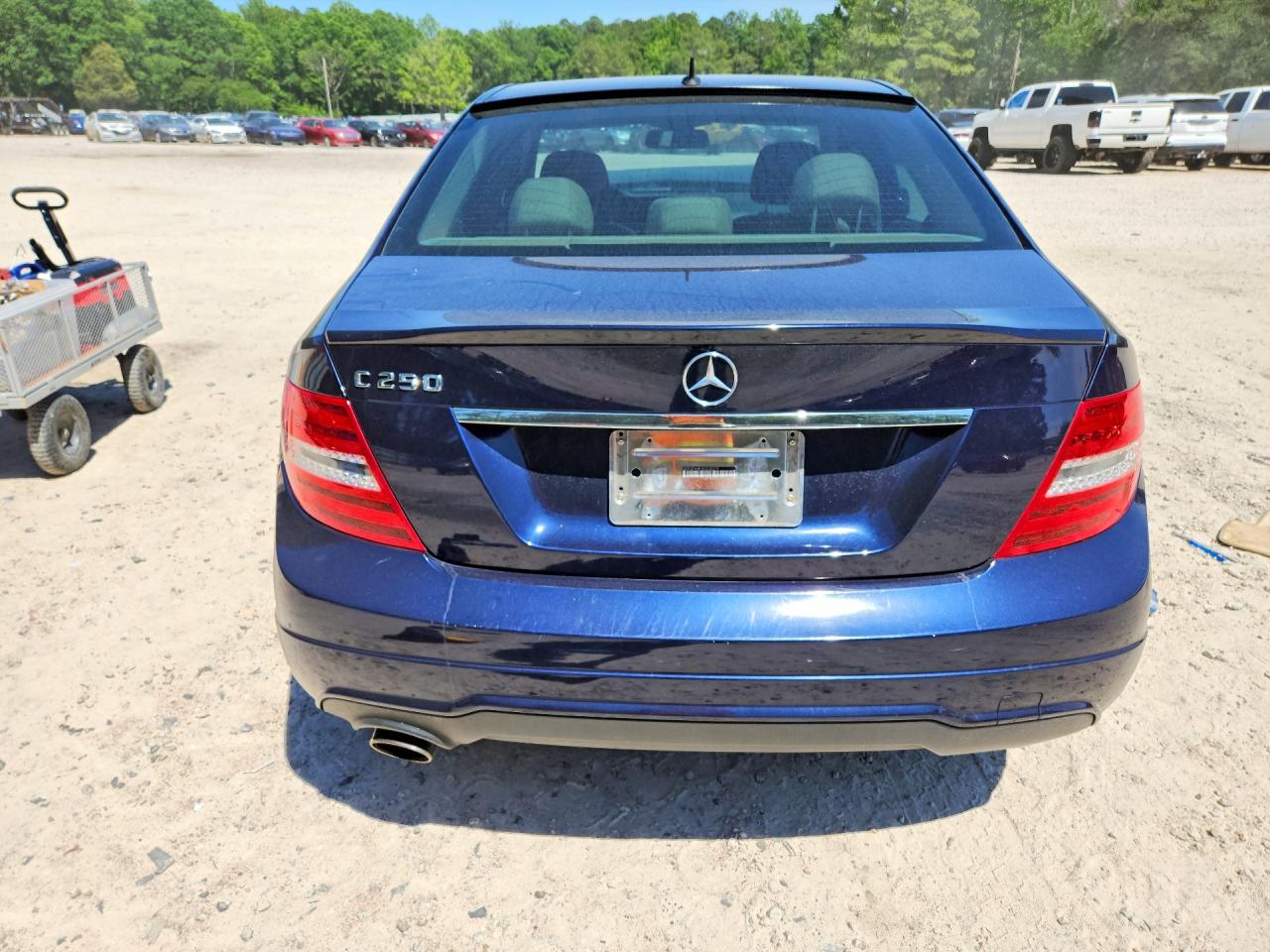2014 Mercedes-benz C 250 Синий vin: WDDGF4HB1EG232279