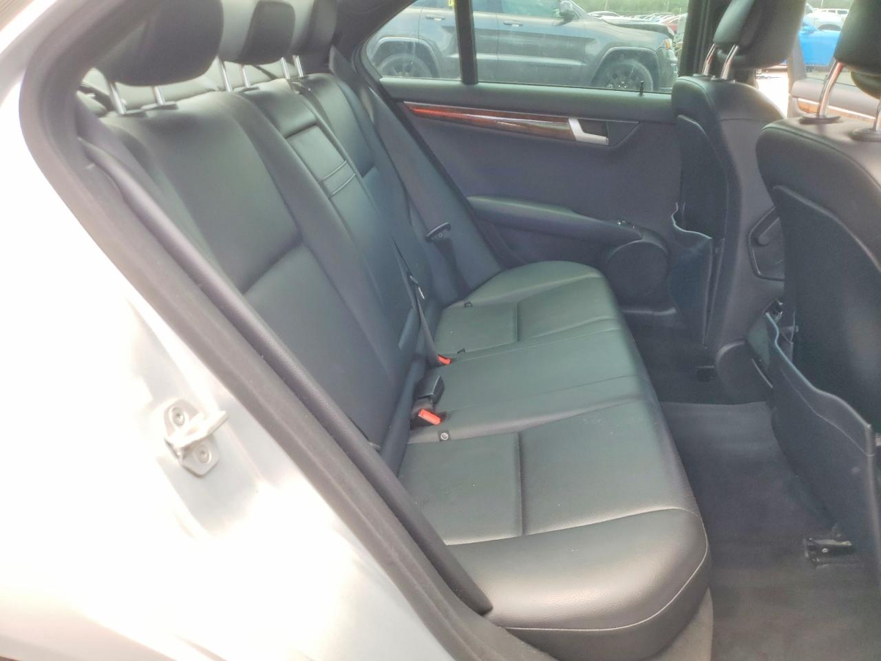 2014 Mercedes-benz C 250 Silver vin: WDDGF4HB1EG247767