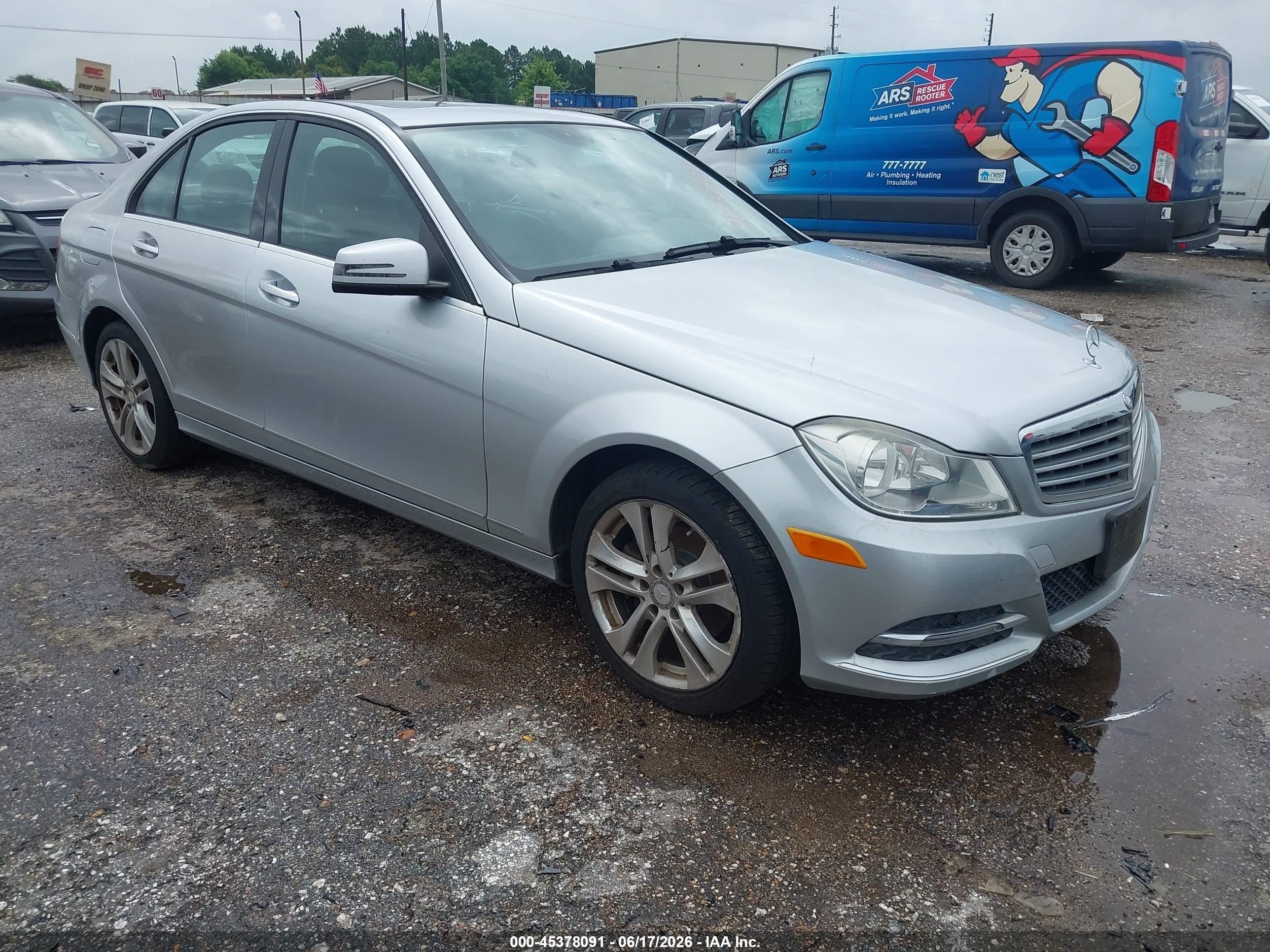 2014 Mercedes-benz C 250 Luxury Silver vin: WDDGF4HB1EG250989