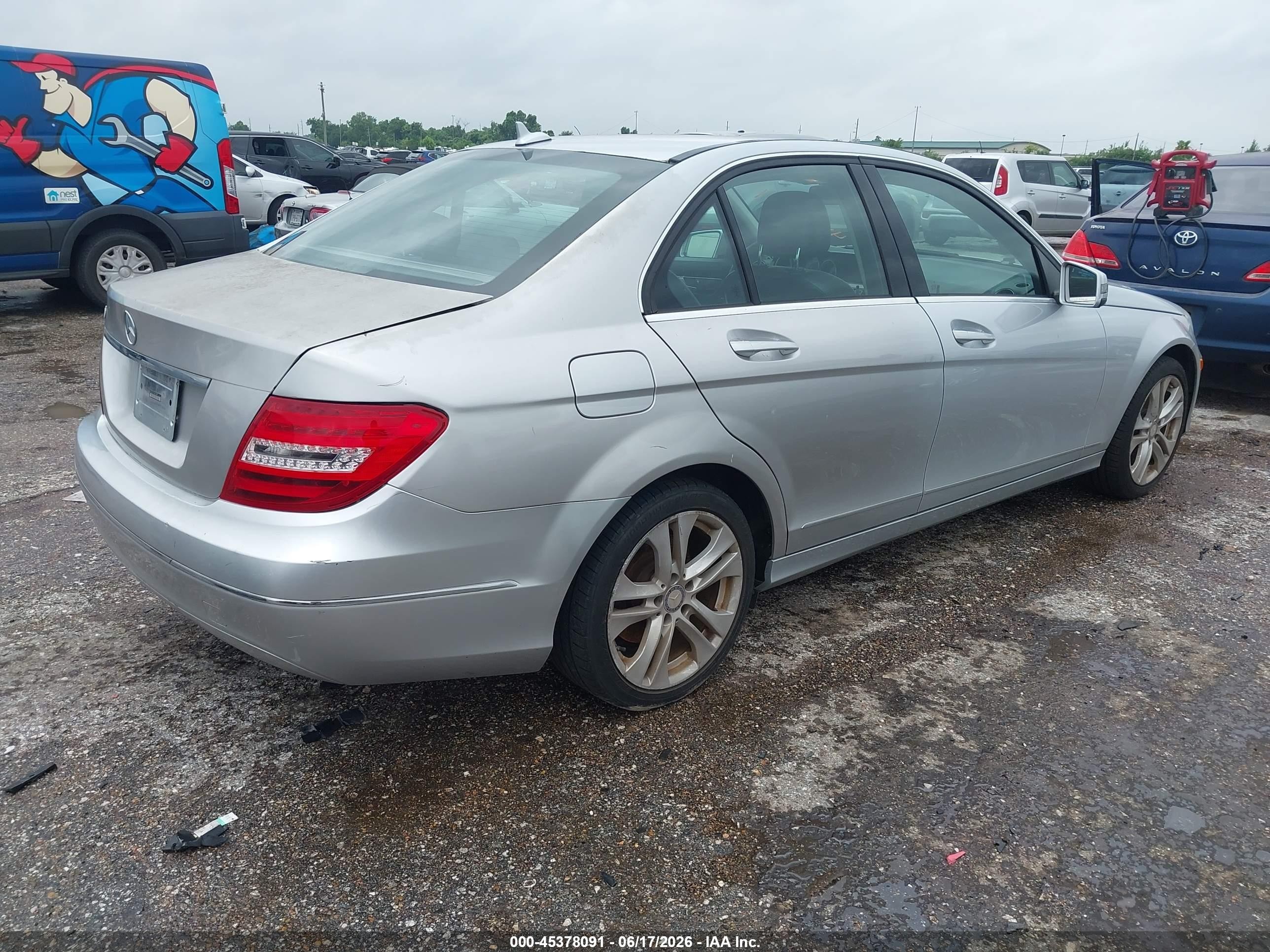 2014 Mercedes-benz C 250 Luxury Silver vin: WDDGF4HB1EG250989