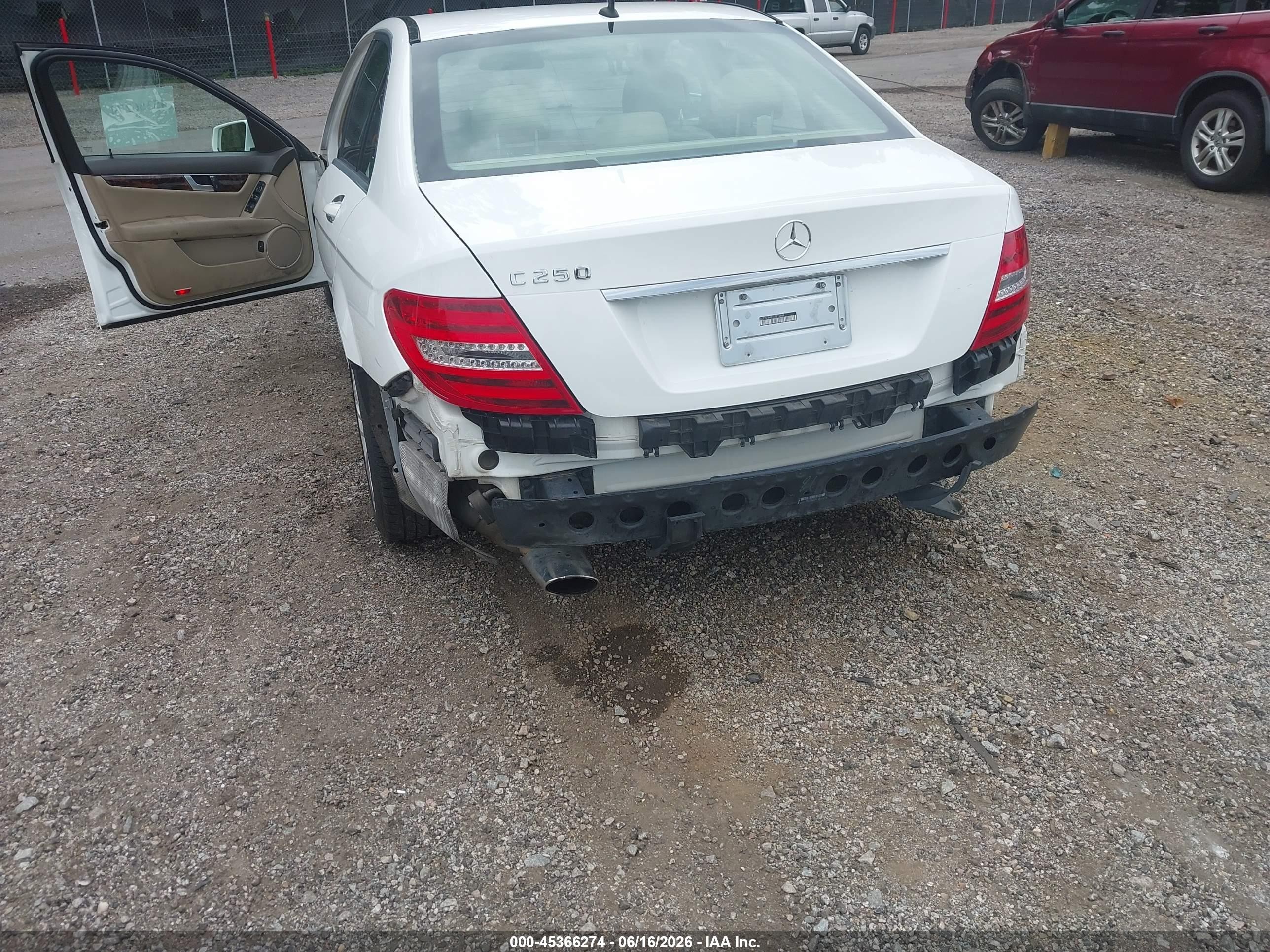 2014 Mercedes-benz C 250 Sport White vin: WDDGF4HB1ER310967