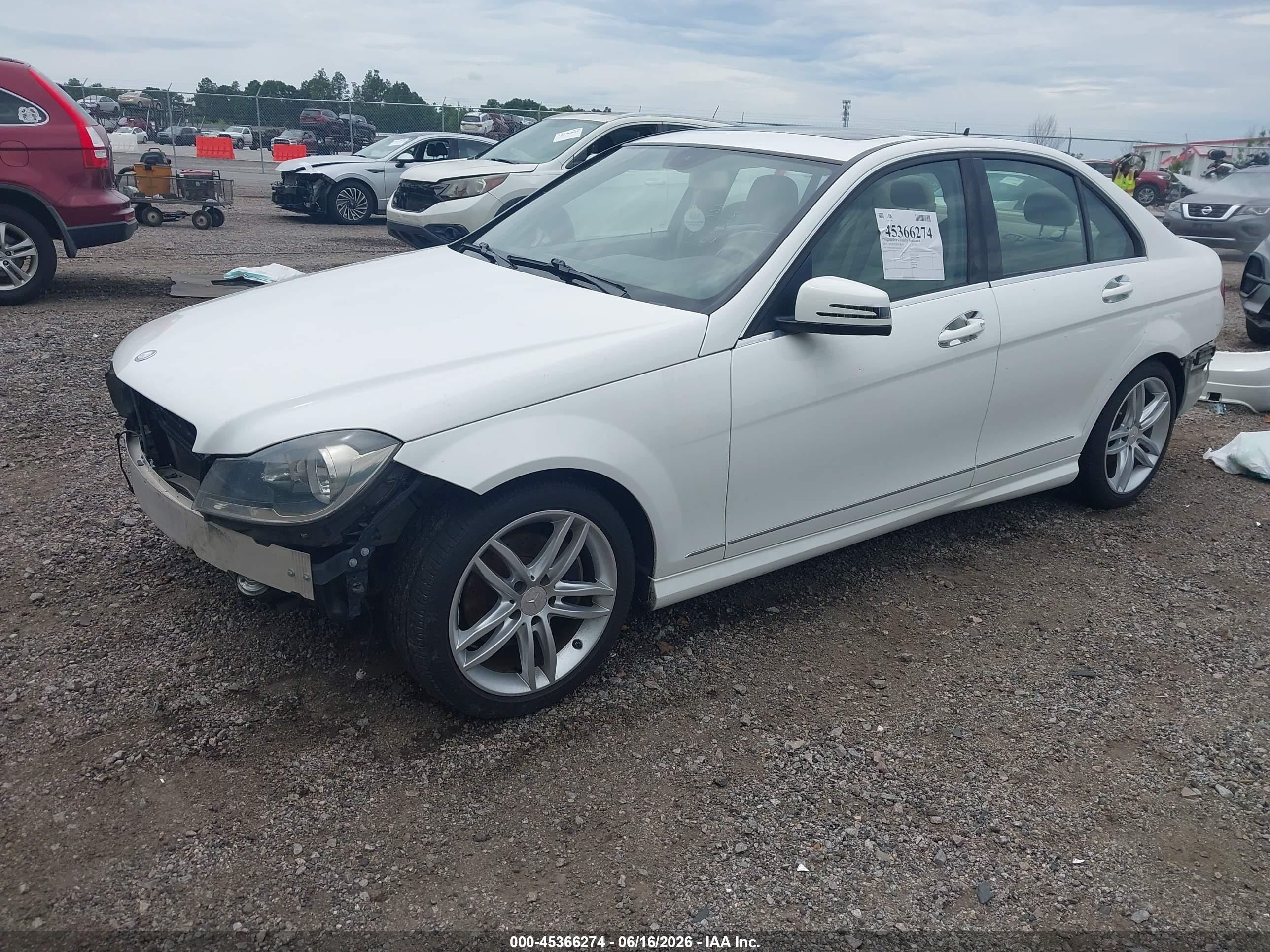 2014 Mercedes-benz C 250 Sport White vin: WDDGF4HB1ER310967