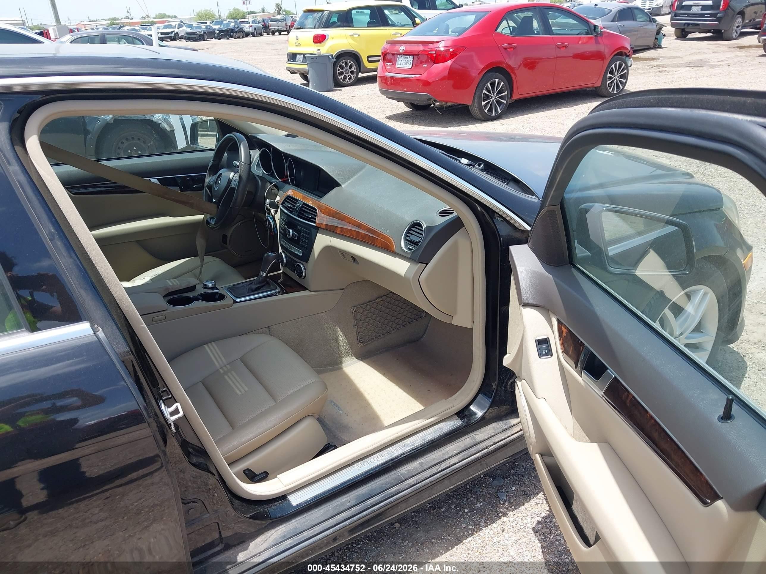 2014 Mercedes-benz C 250 Sport Black vin: WDDGF4HB1ER315053