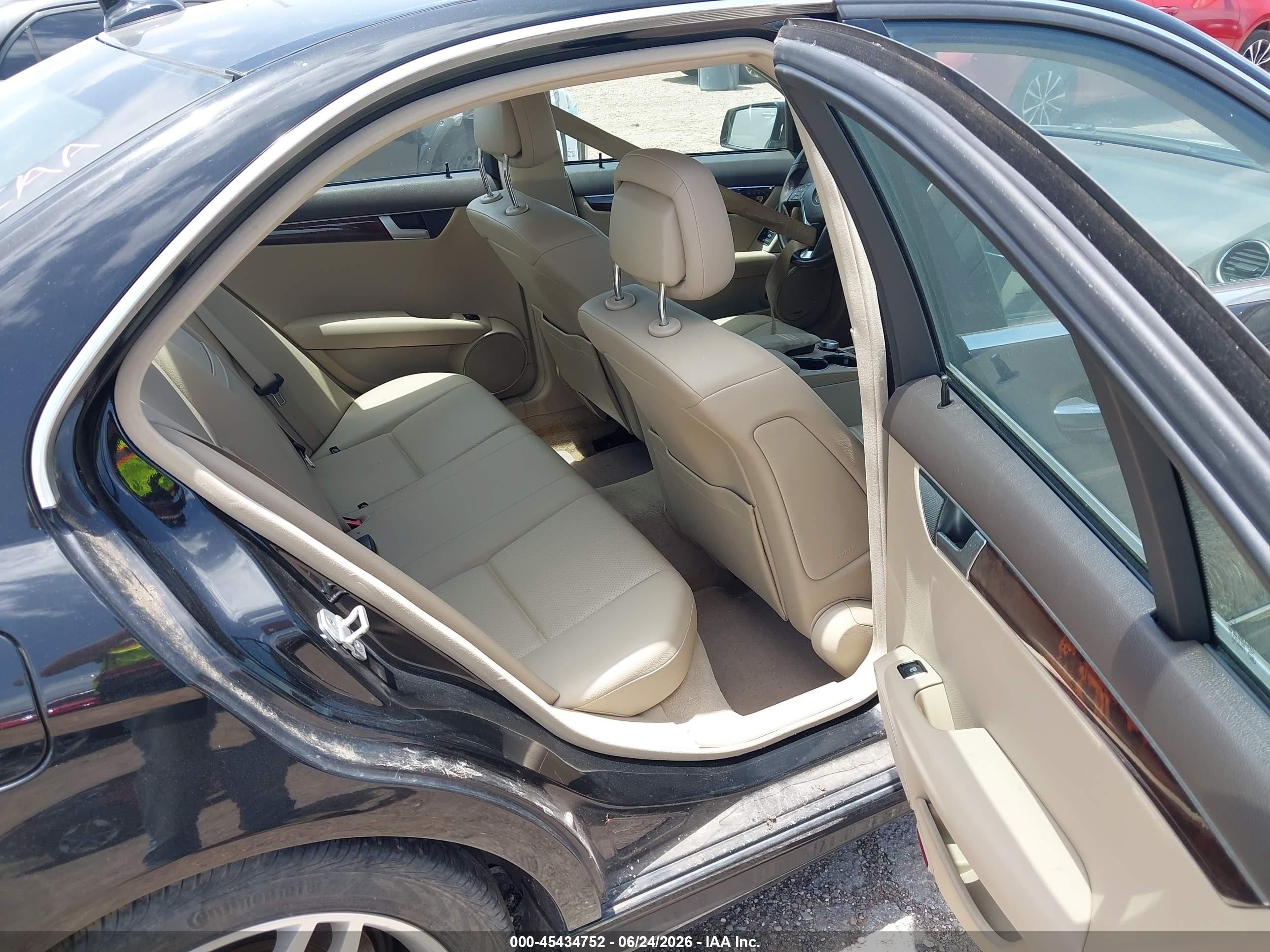 2014 Mercedes-benz C 250 Sport Black vin: WDDGF4HB1ER315053