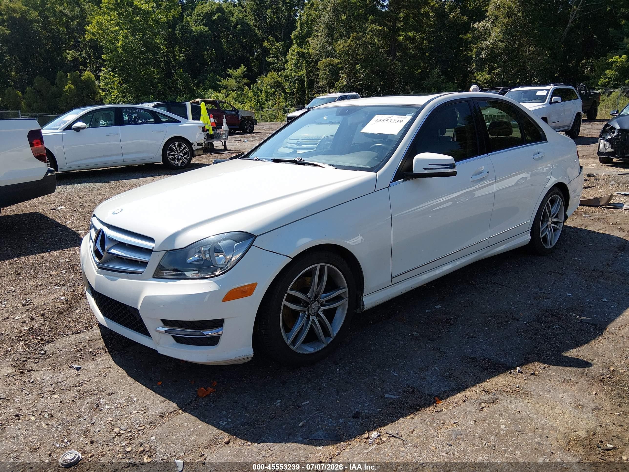 2012 Mercedes-benz C 250 Luxury/sport White vin: WDDGF4HB2CA626499
