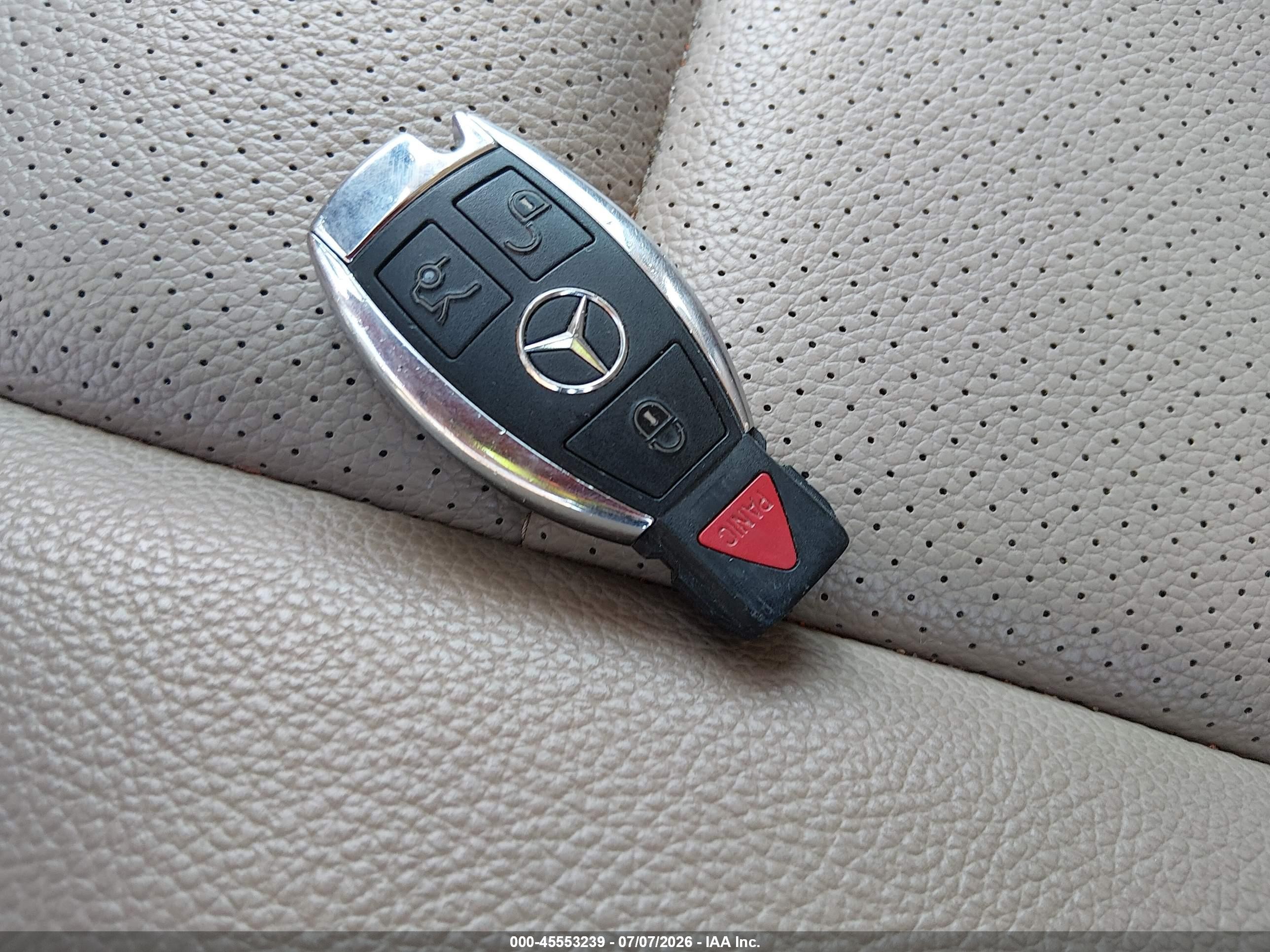 2012 Mercedes-benz C 250 Luxury/sport White vin: WDDGF4HB2CA626499