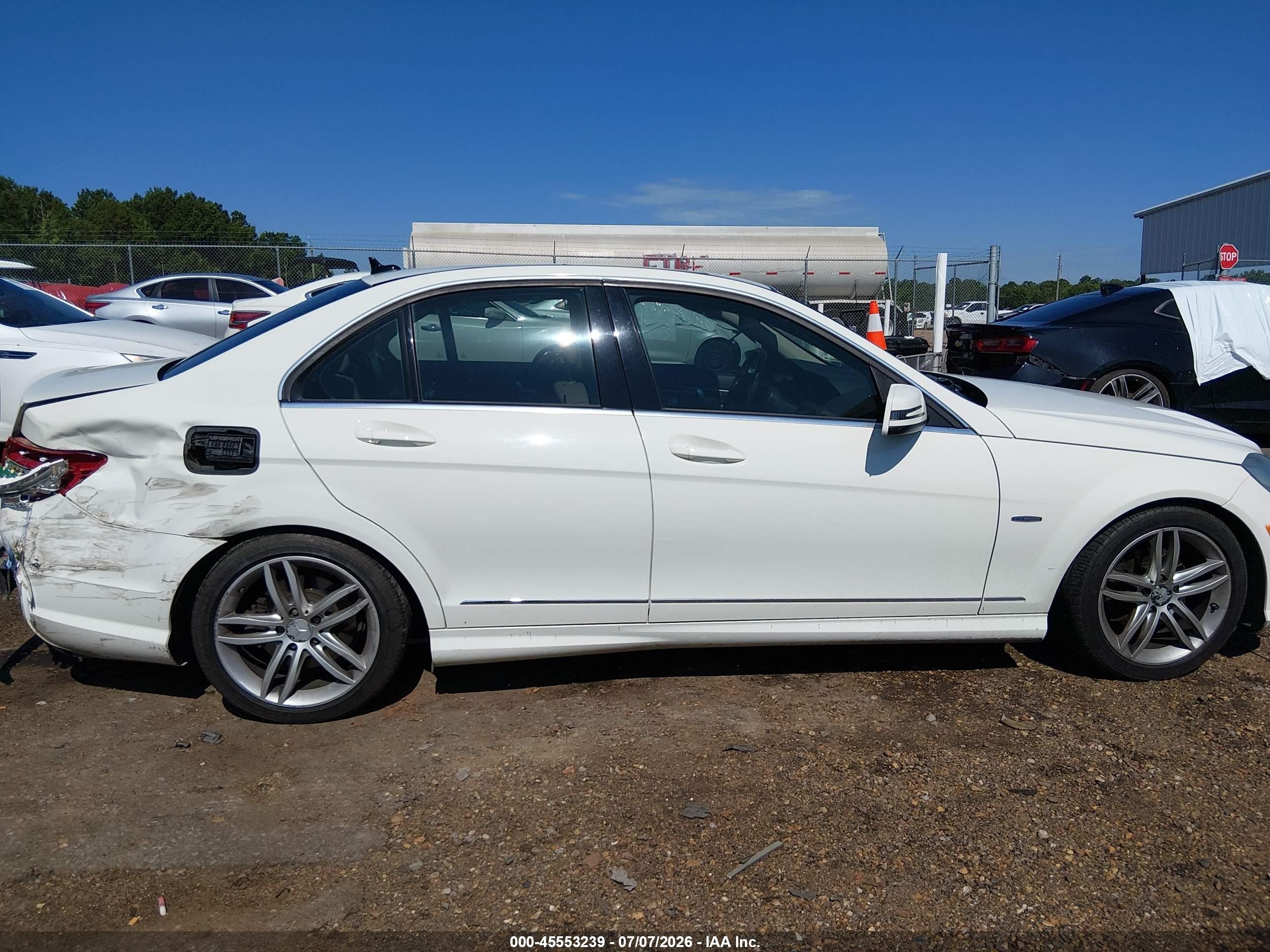 2012 Mercedes-benz C 250 Luxury/sport White vin: WDDGF4HB2CA626499
