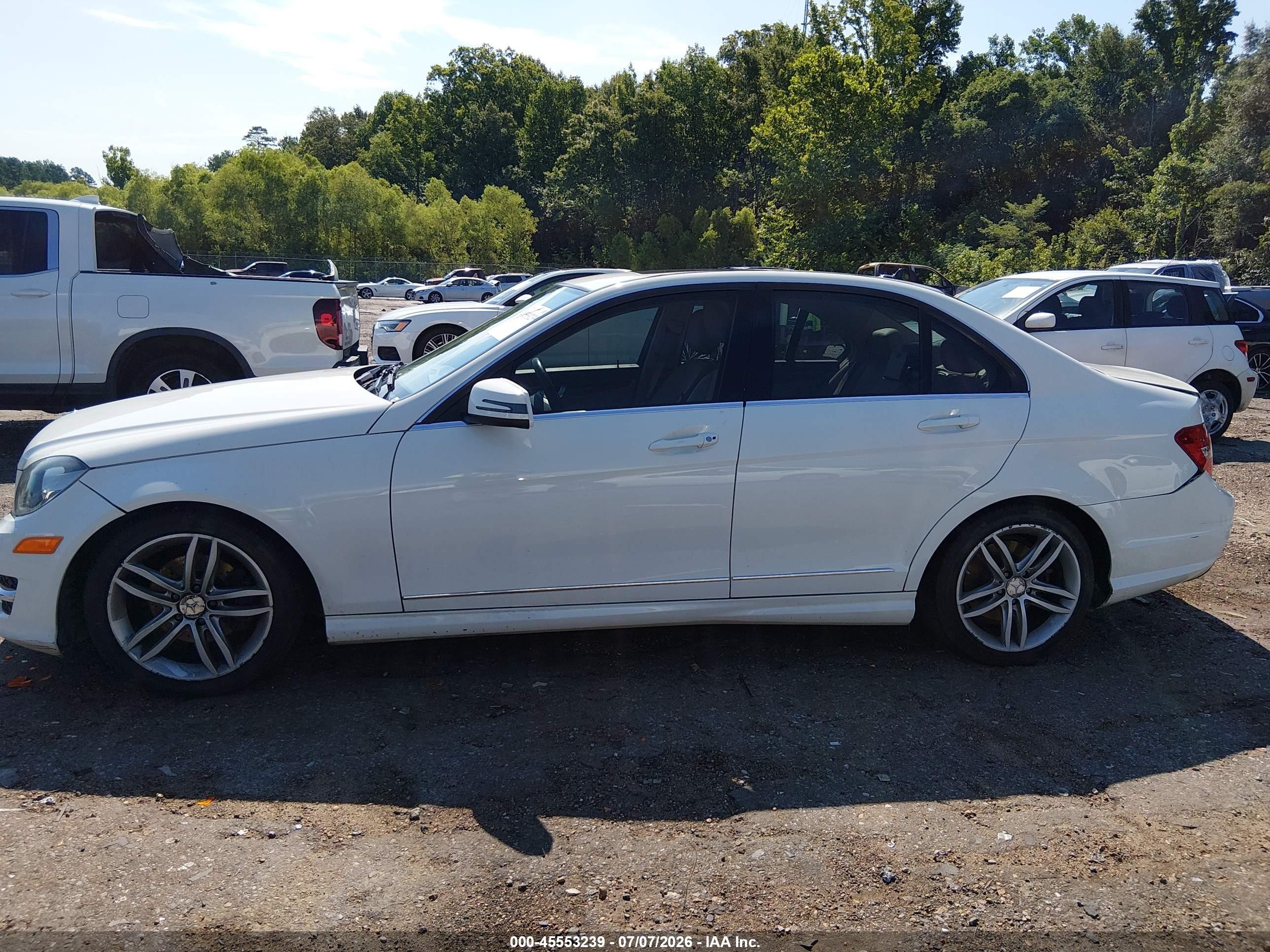 2012 Mercedes-benz C 250 Luxury/sport White vin: WDDGF4HB2CA626499