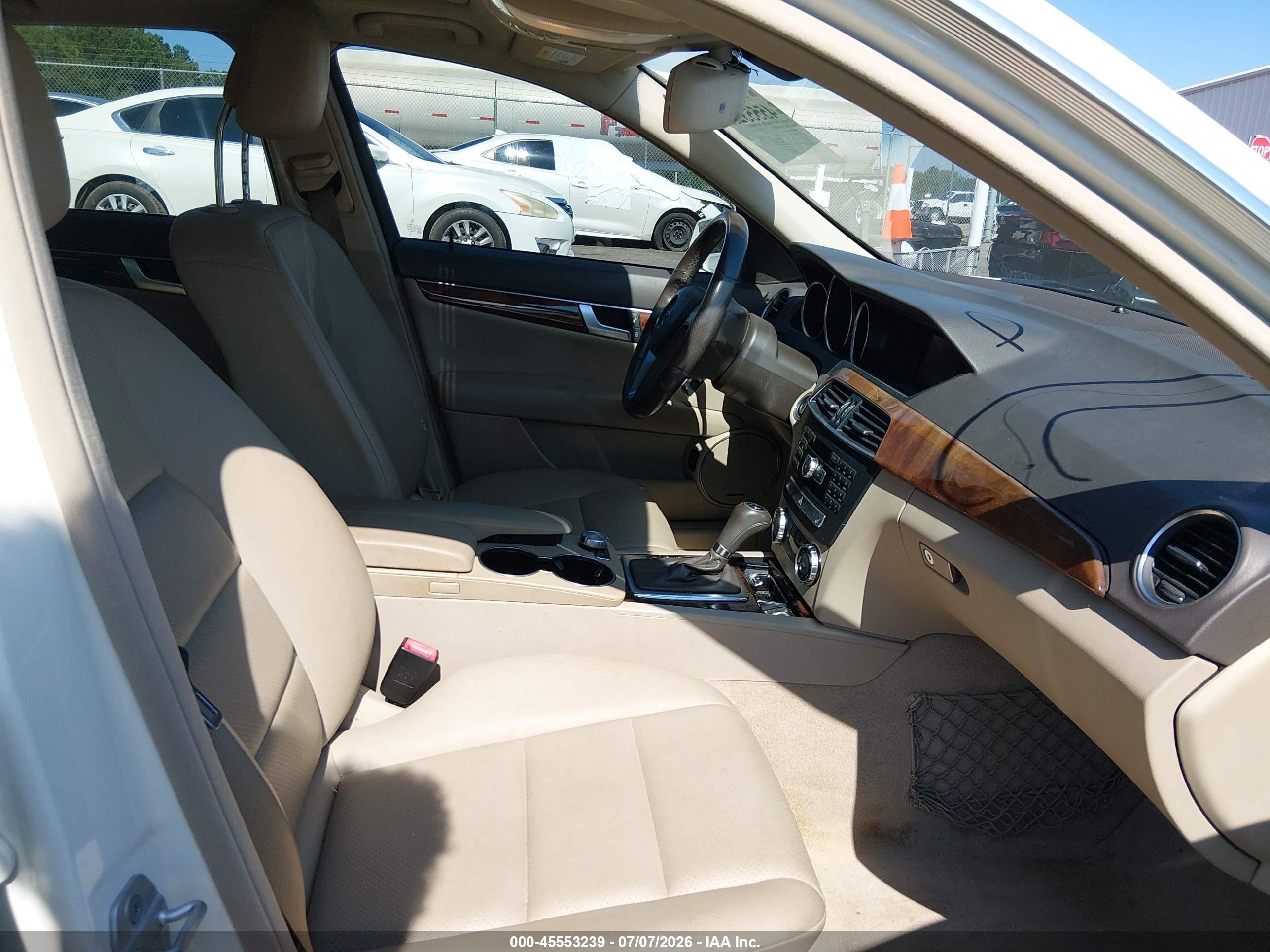 2012 Mercedes-benz C 250 Luxury/sport White vin: WDDGF4HB2CA626499