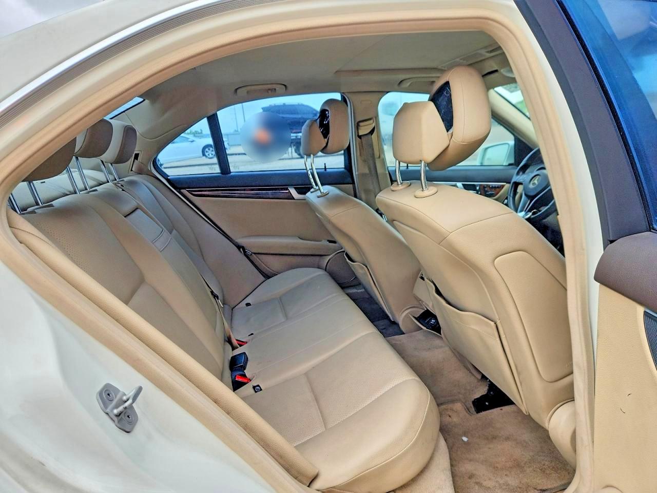 2012 Mercedes-benz C 250 White vin: WDDGF4HB2CA631993