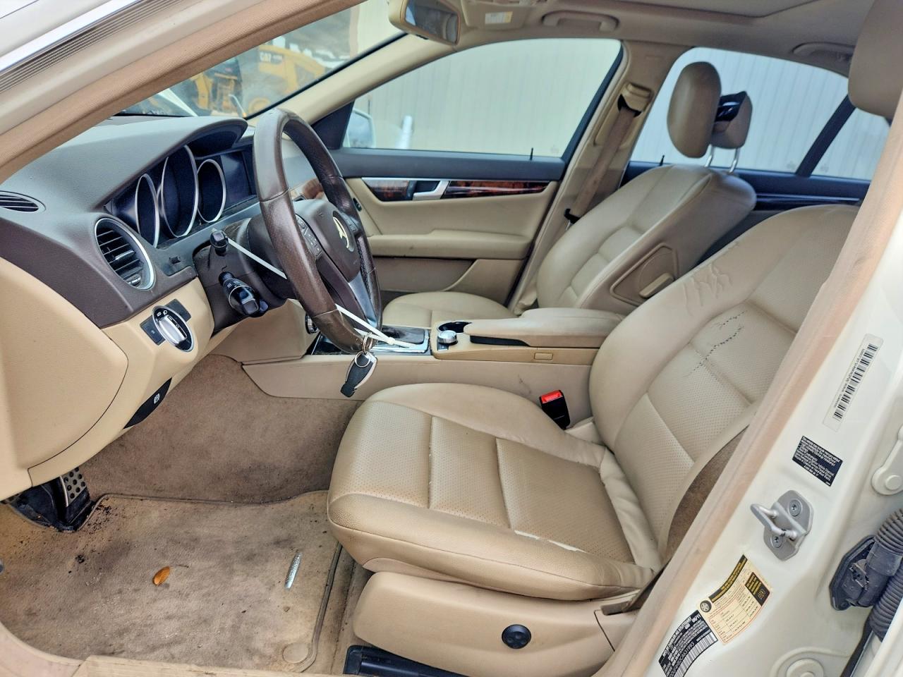 2012 Mercedes-benz C 250 White vin: WDDGF4HB2CA631993