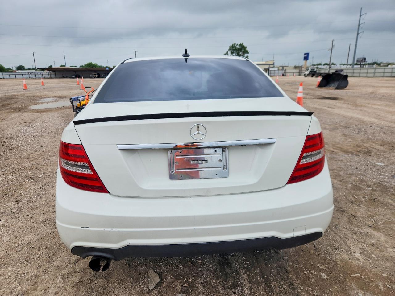 2012 Mercedes-benz C 250 White vin: WDDGF4HB2CA631993