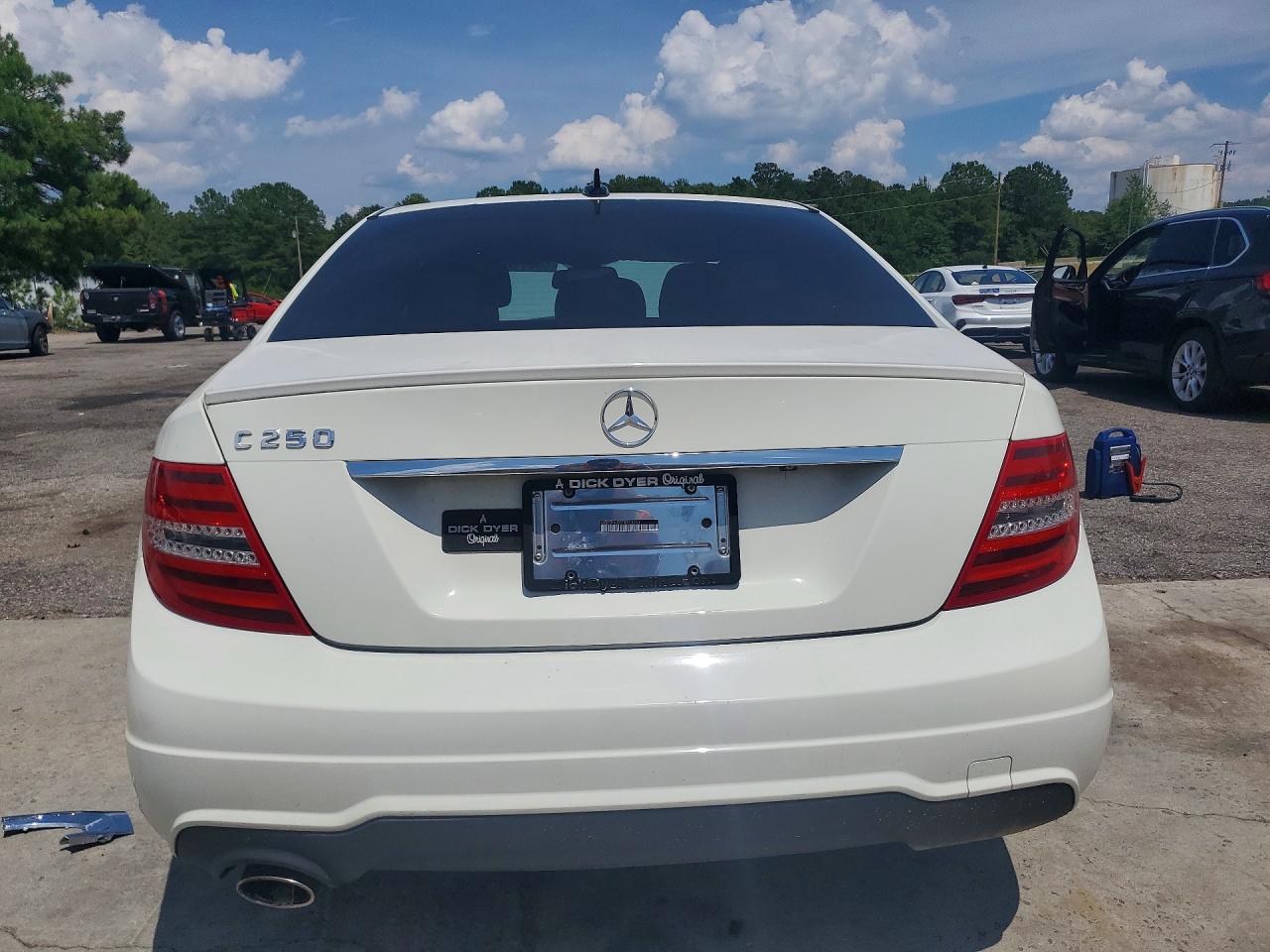 2012 Mercedes-benz C 250 White vin: WDDGF4HB2CR223253