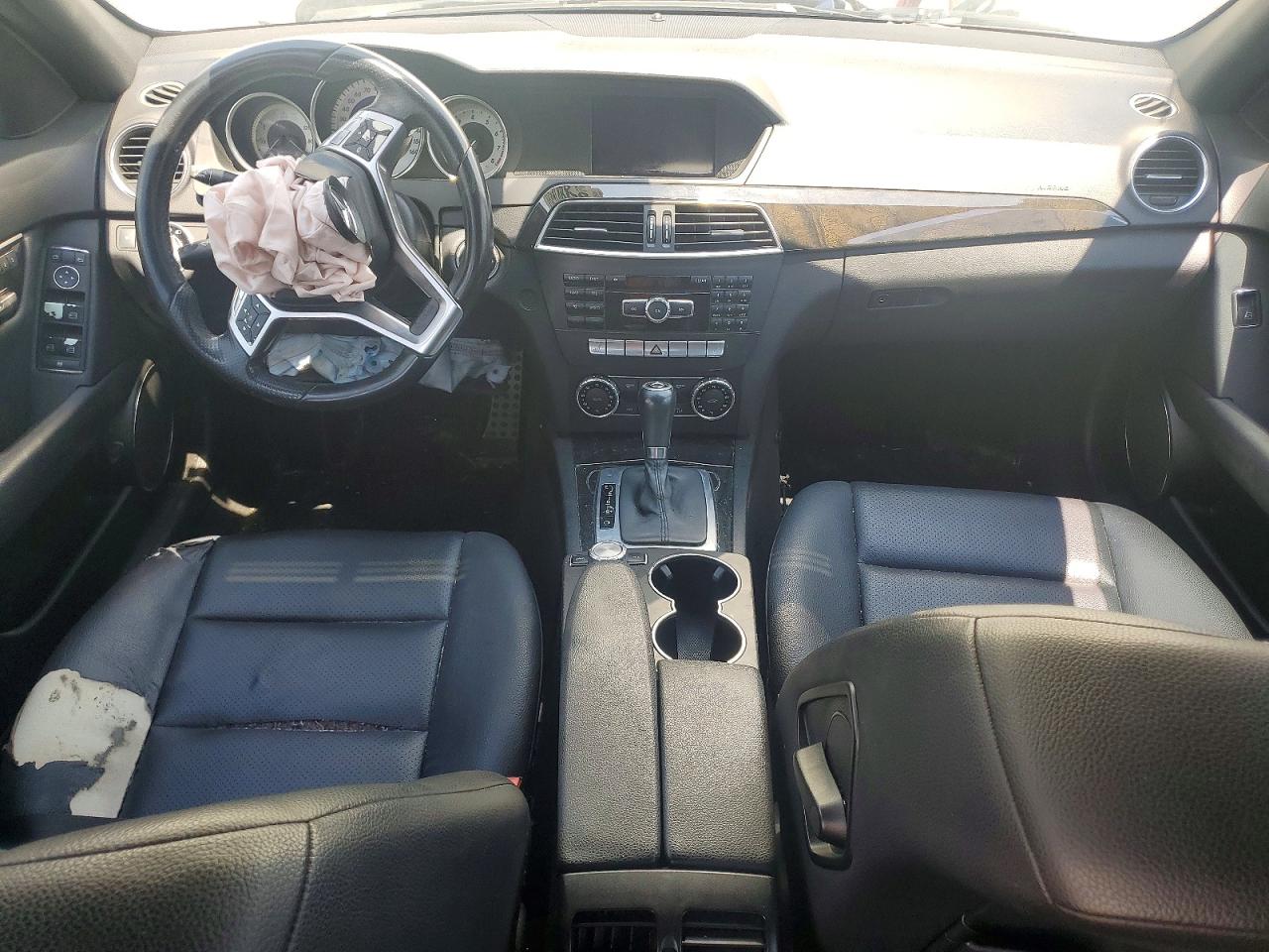 2012 Mercedes-benz C 250 White vin: WDDGF4HB2CR223253