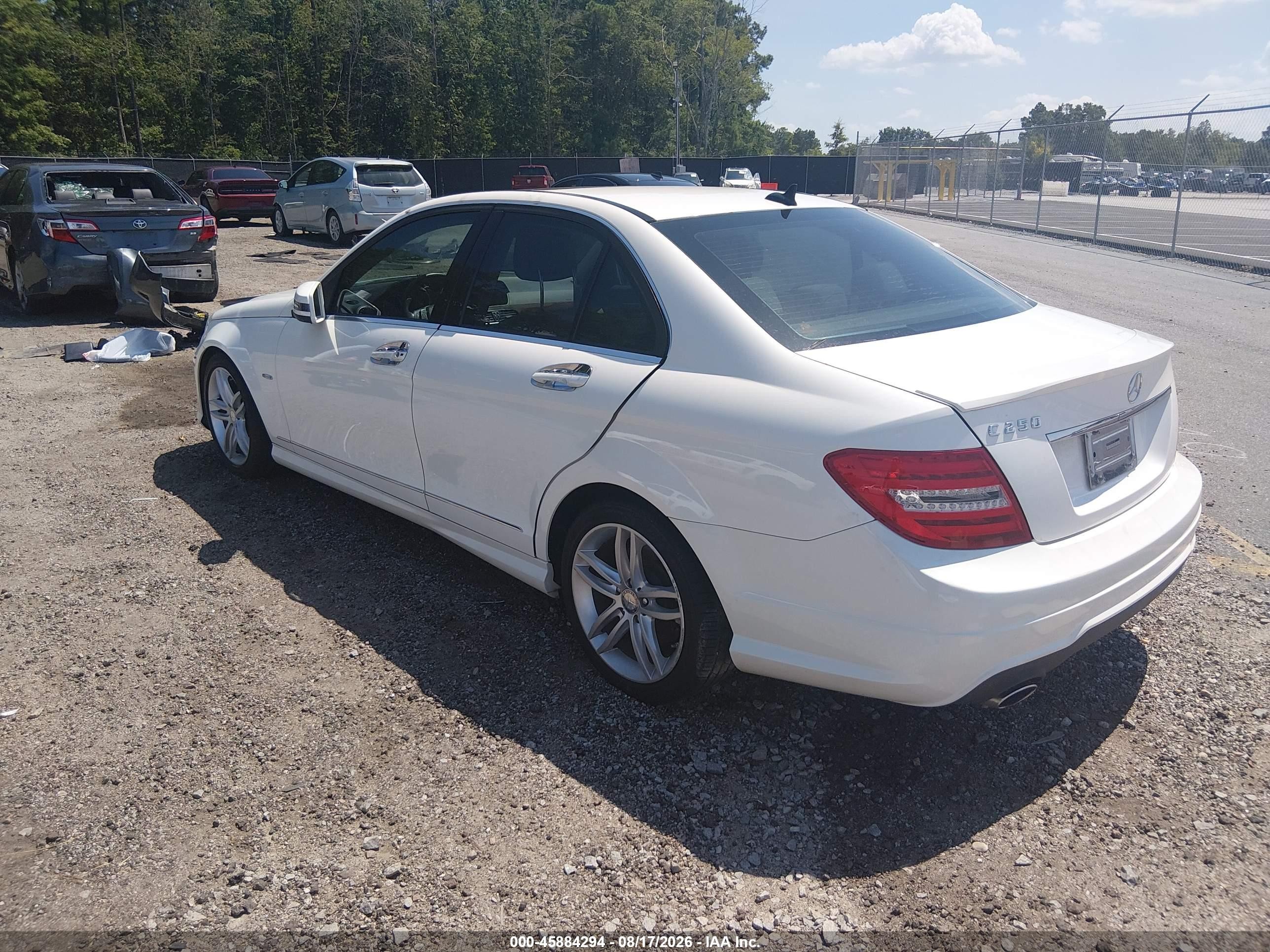 2012 Mercedes-benz C 250 Sport White vin: WDDGF4HB2CR231787