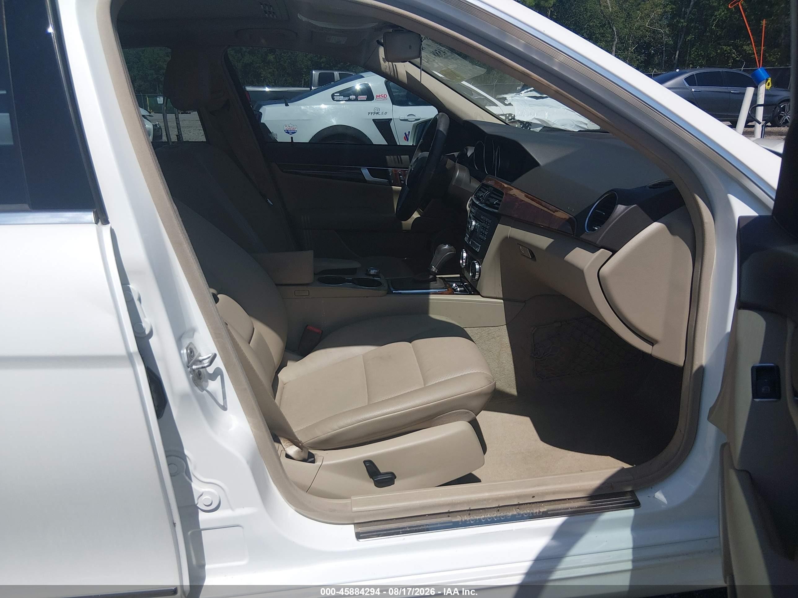 2012 Mercedes-benz C 250 Sport White vin: WDDGF4HB2CR231787