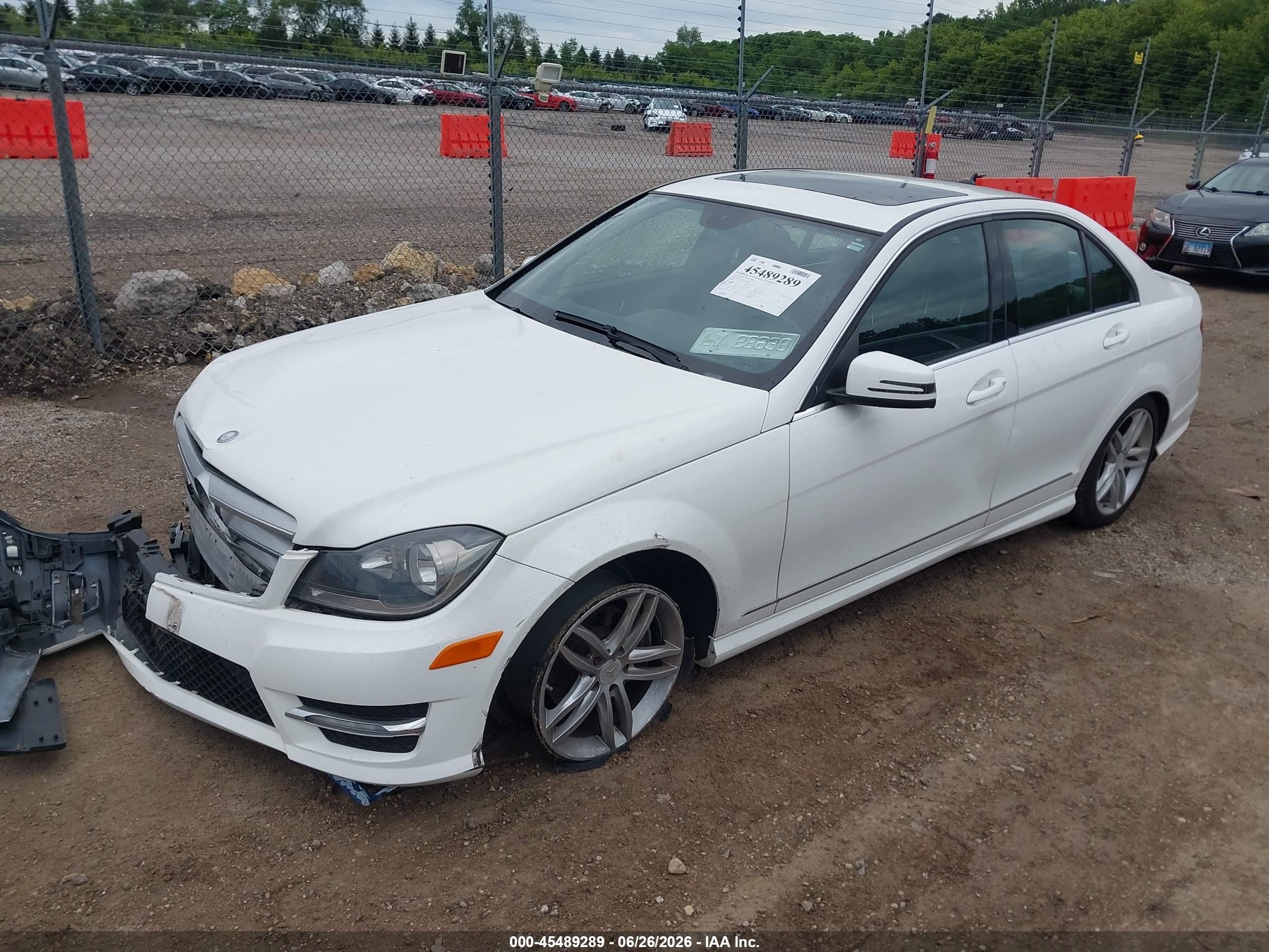 2013 Mercedes-benz C 250 Sport White vin: WDDGF4HB2DA769065