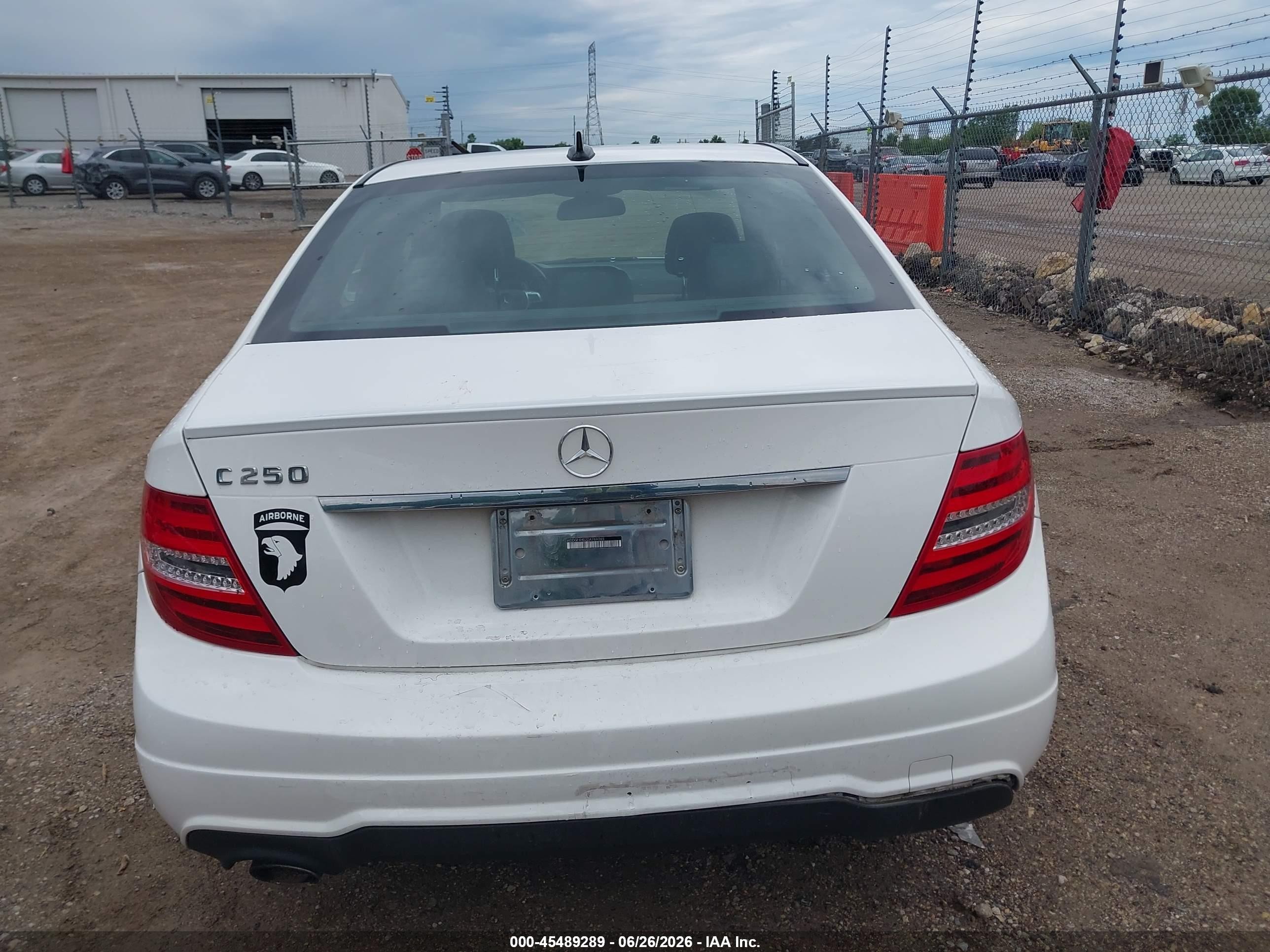 2013 Mercedes-benz C 250 Sport White vin: WDDGF4HB2DA769065