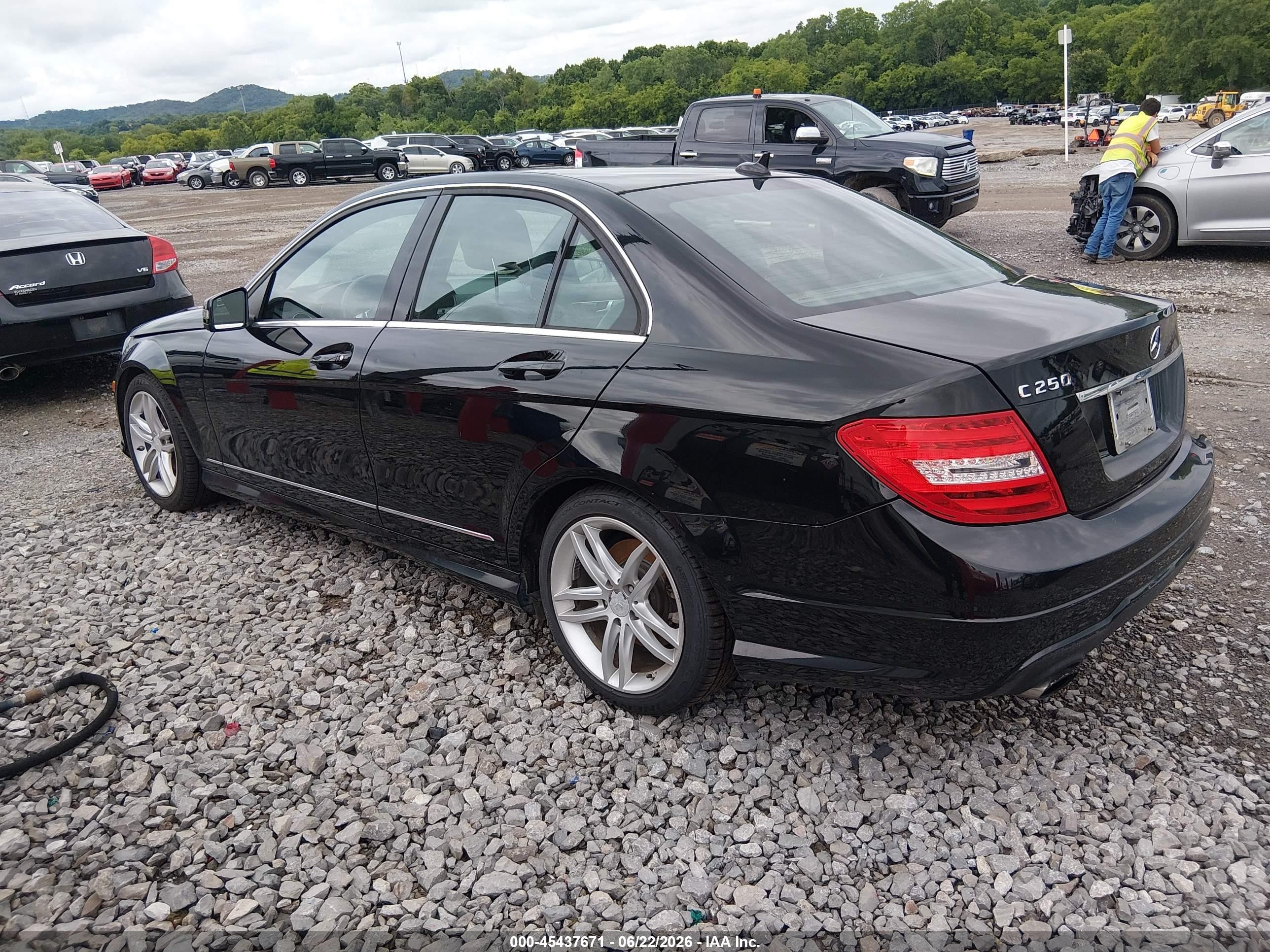 2013 Mercedes-benz C 250 Sport Black vin: WDDGF4HB2DA774167