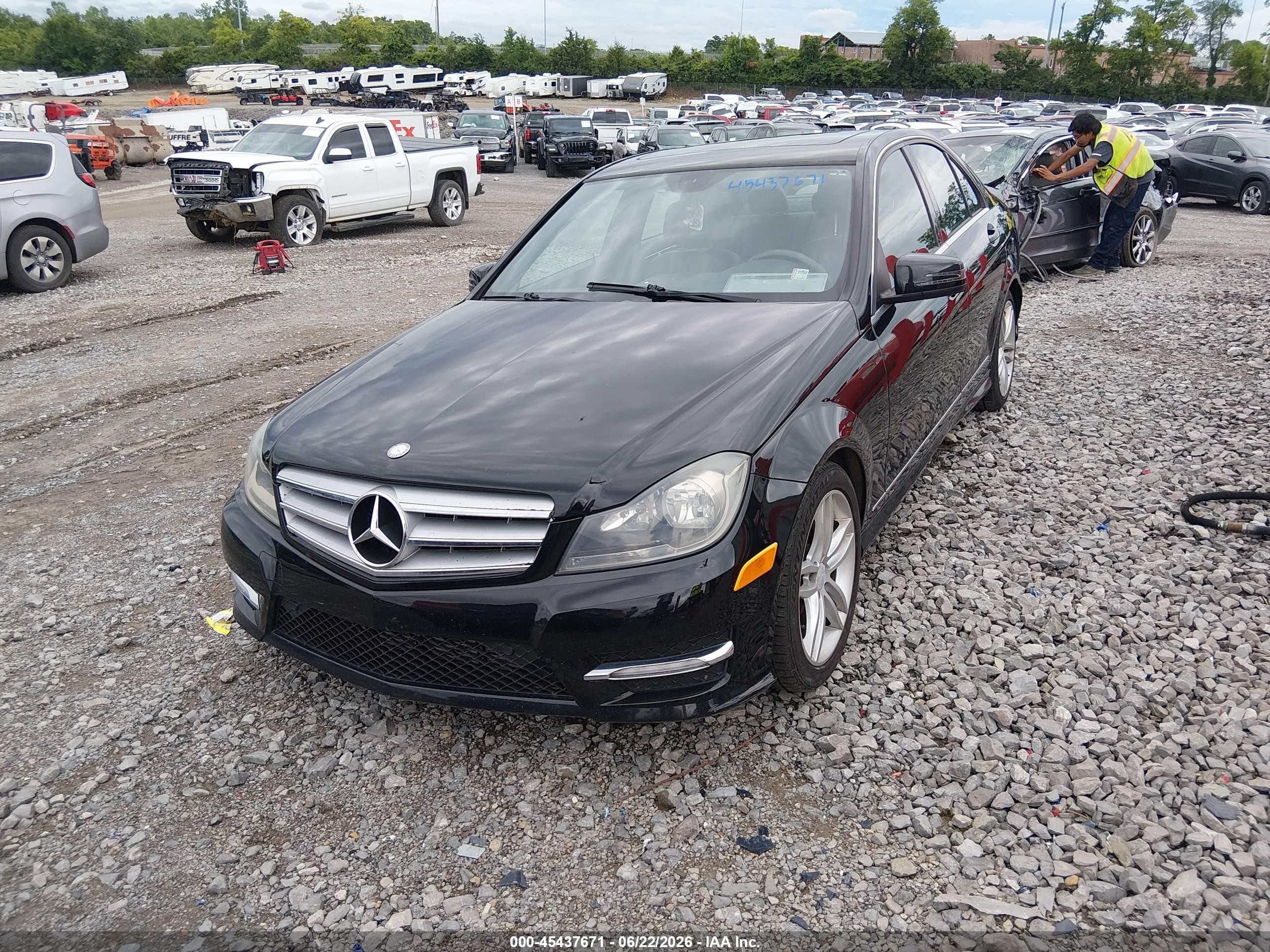 2013 Mercedes-benz C 250 Sport Black vin: WDDGF4HB2DA774167