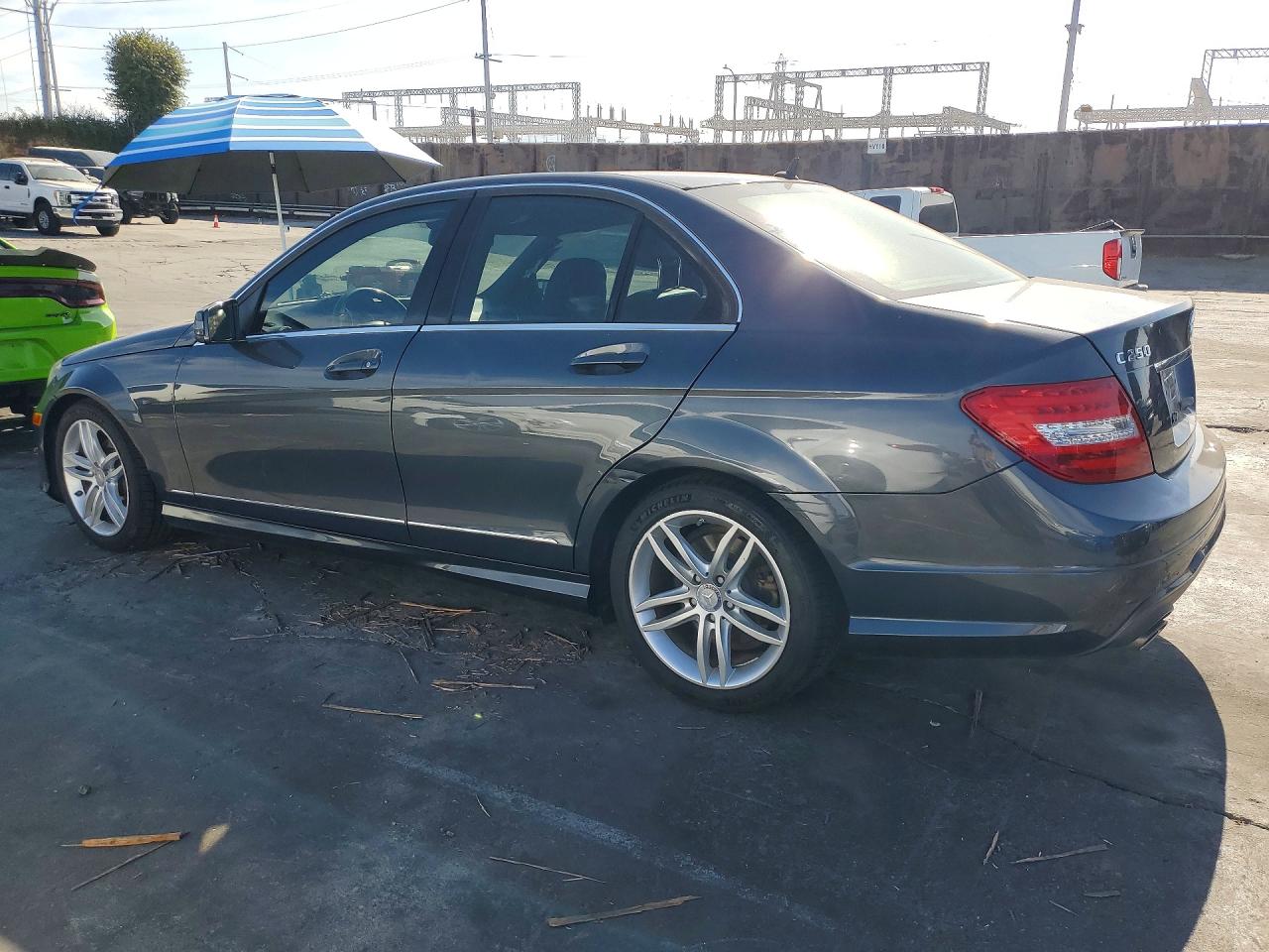 2013 Mercedes-benz C 250 Серый vin: WDDGF4HB2DA778154