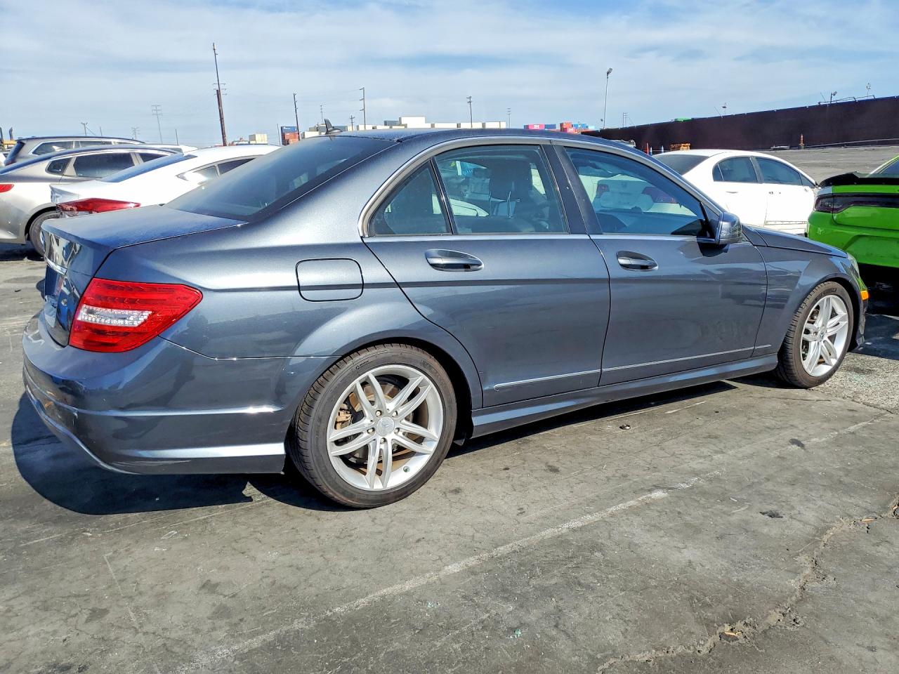 2013 Mercedes-benz C 250 Серый vin: WDDGF4HB2DA778154