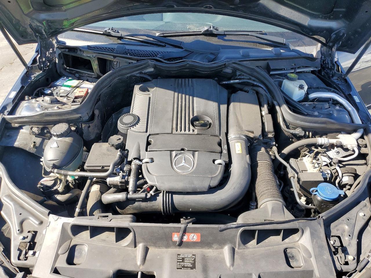 2013 Mercedes-benz C 250 Серый vin: WDDGF4HB2DA778154