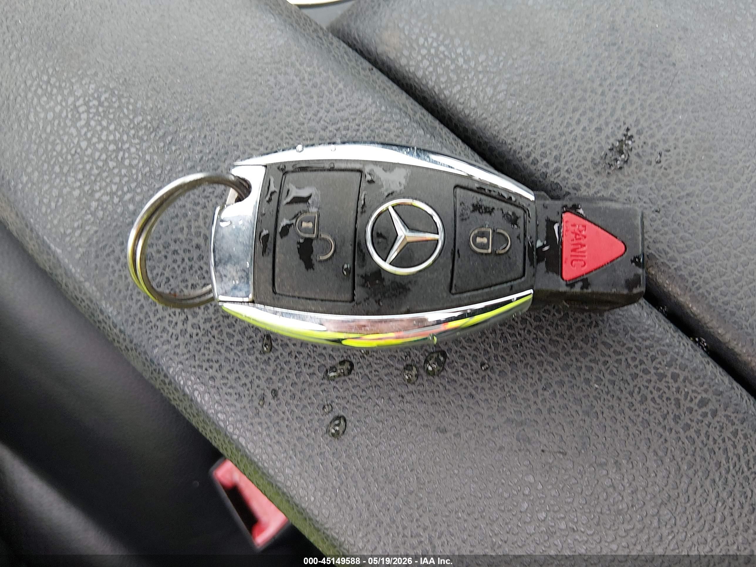 2013 Mercedes-benz C 250 Sport Белый vin: WDDGF4HB2DA788196