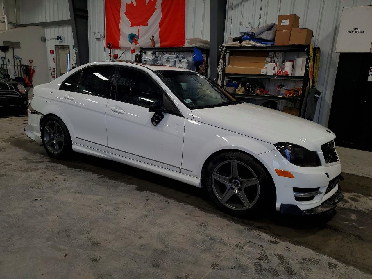 2013 Mercedes-benz C 250 White vin: WDDGF4HB2DA803490