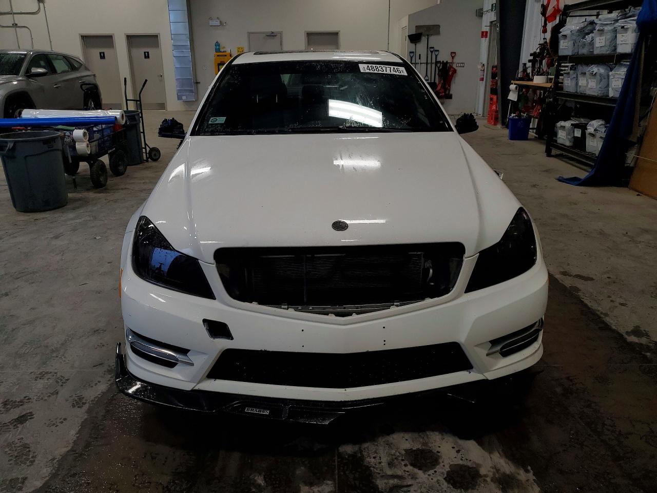 2013 Mercedes-benz C 250 White vin: WDDGF4HB2DA803490