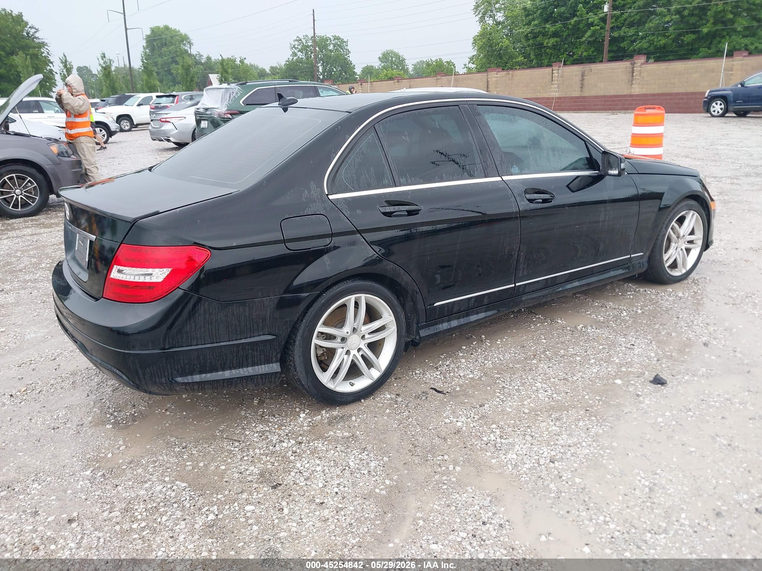 2013 Mercedes-benz C 250 Sport Black vin: WDDGF4HB2DA850714
