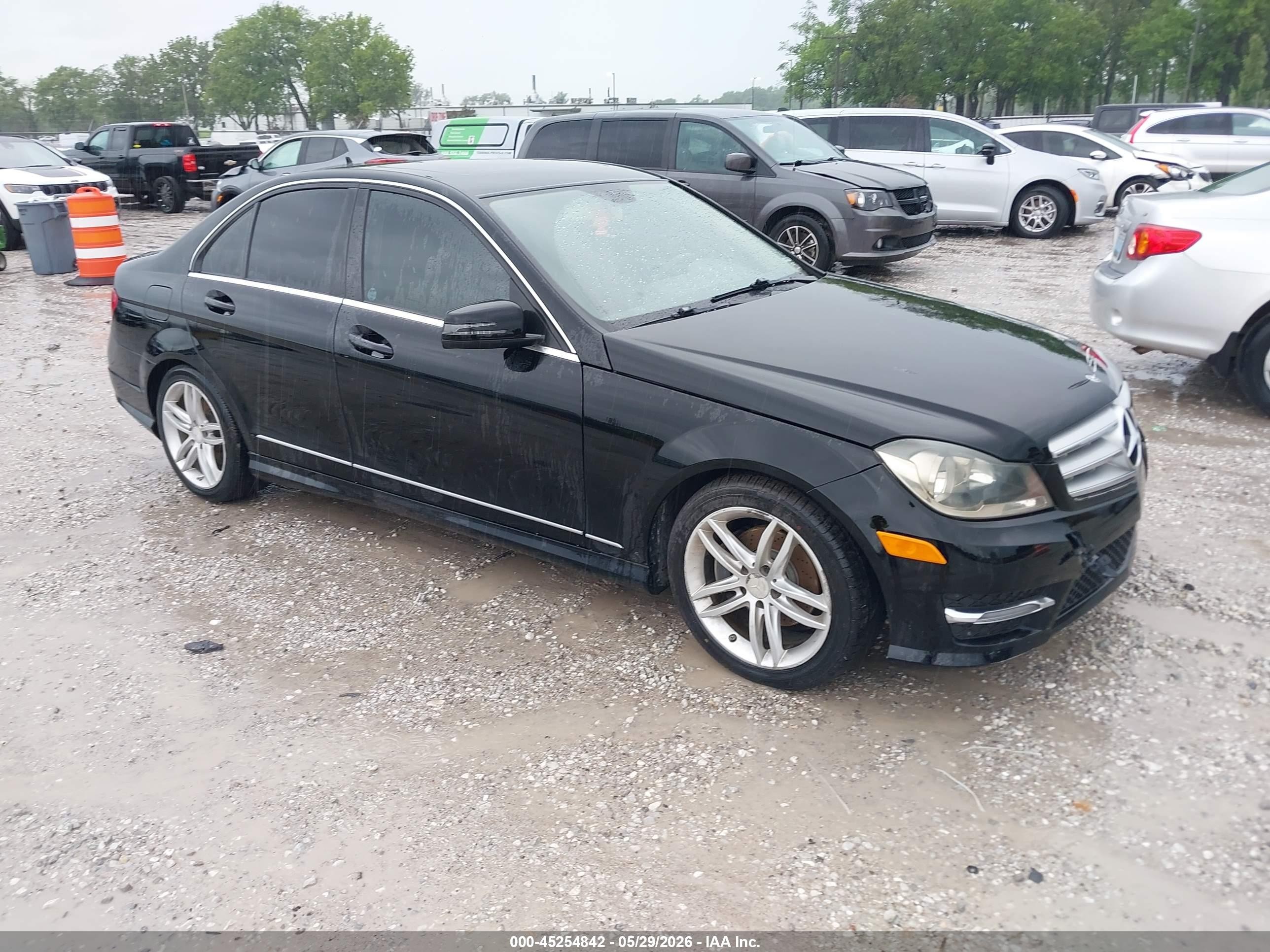 2013 Mercedes-benz C 250 Sport Black vin: WDDGF4HB2DA850714