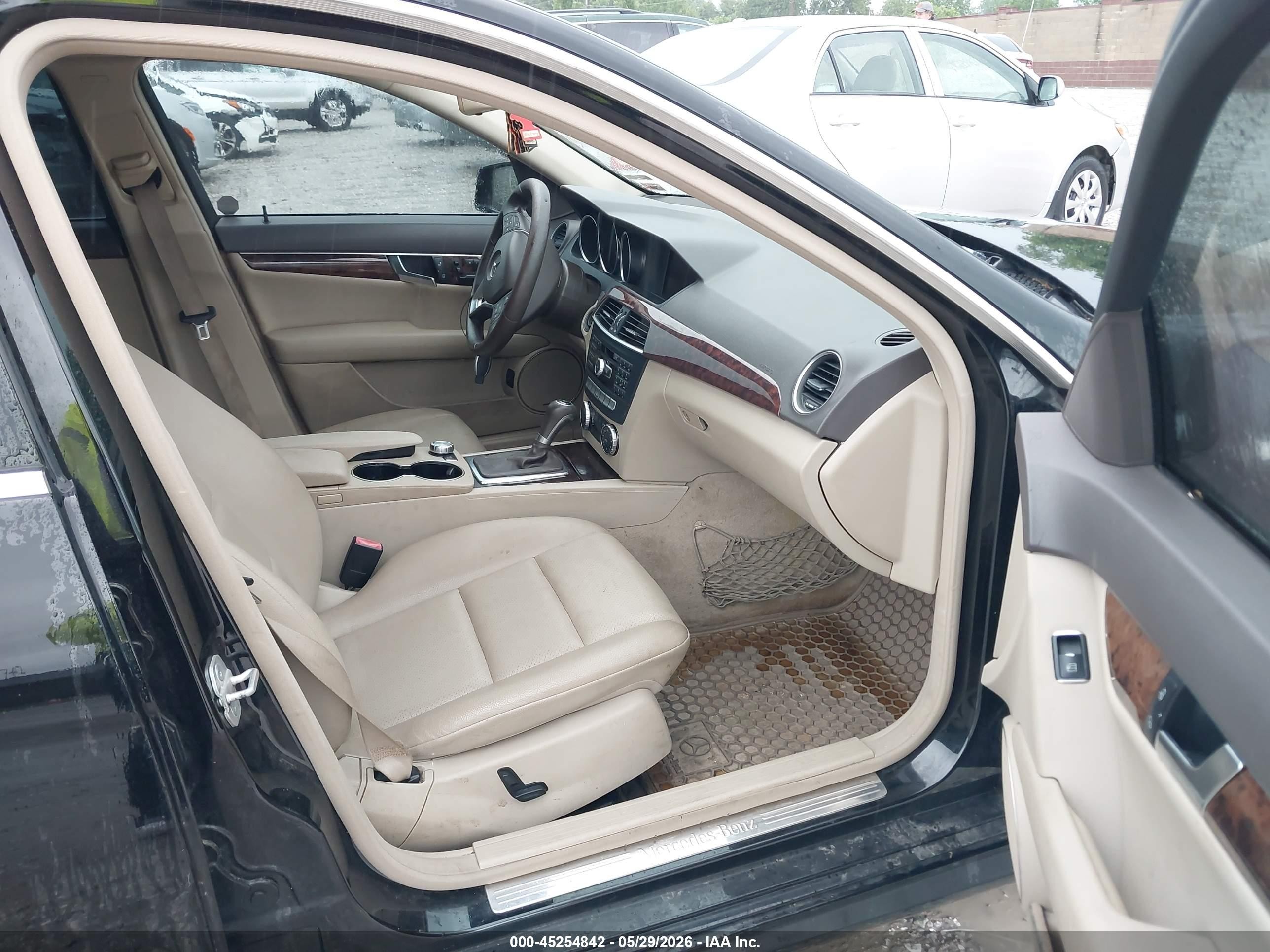 2013 Mercedes-benz C 250 Sport Black vin: WDDGF4HB2DA850714