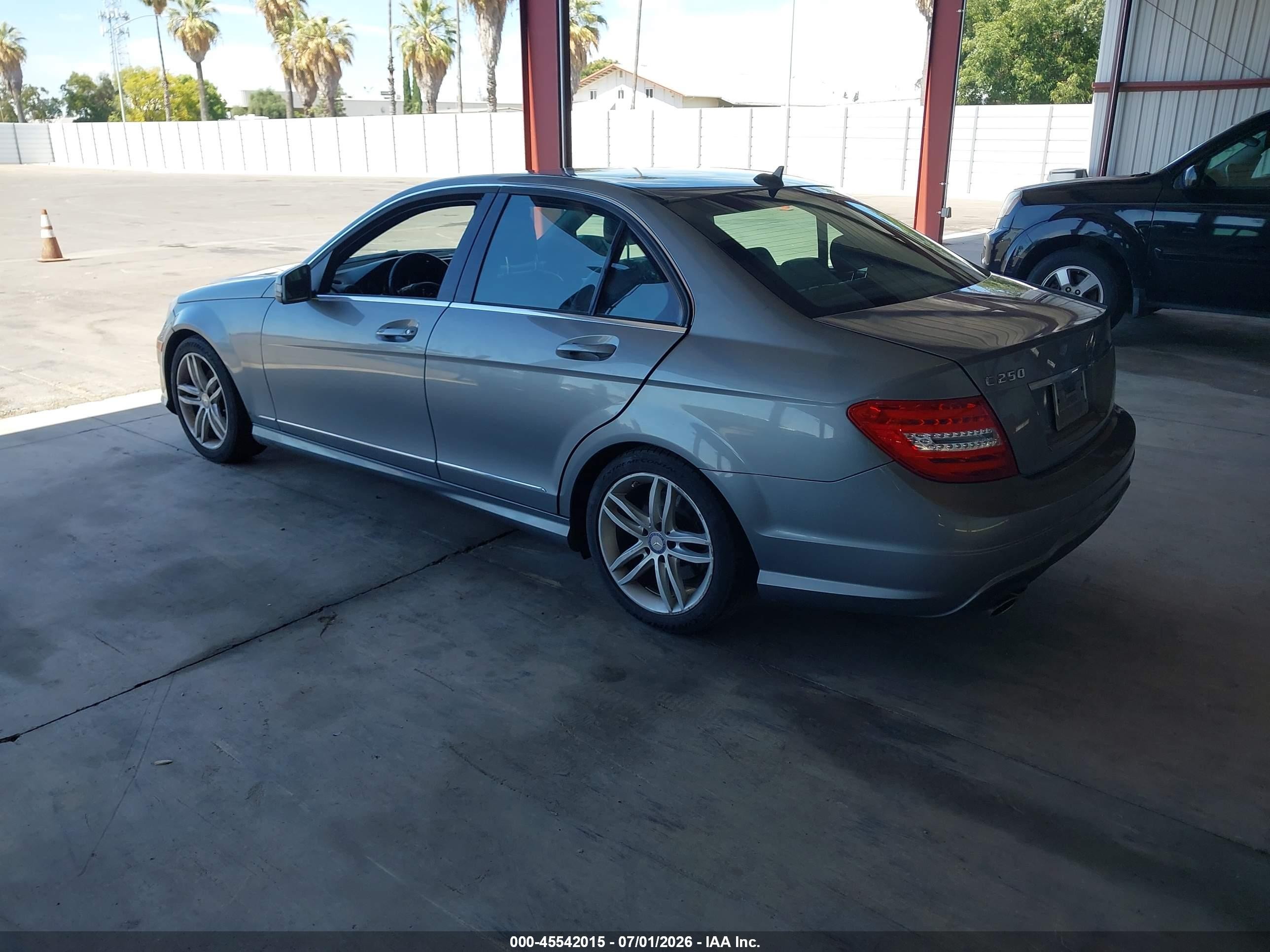 2013 Mercedes-benz C 250 Sport Silver vin: WDDGF4HB2DA851877