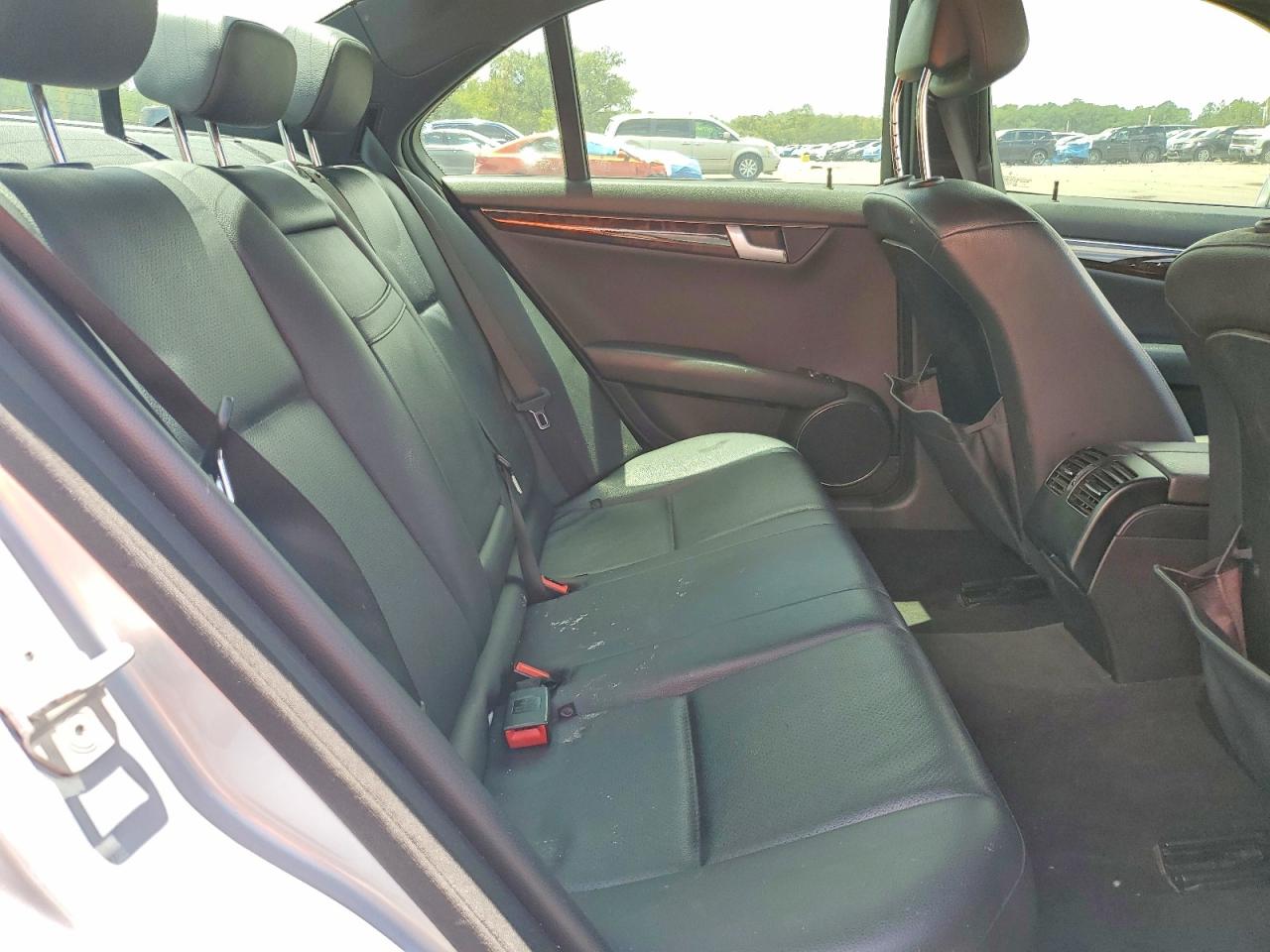 2013 Mercedes-benz C 250 Blue vin: WDDGF4HB2DA854052