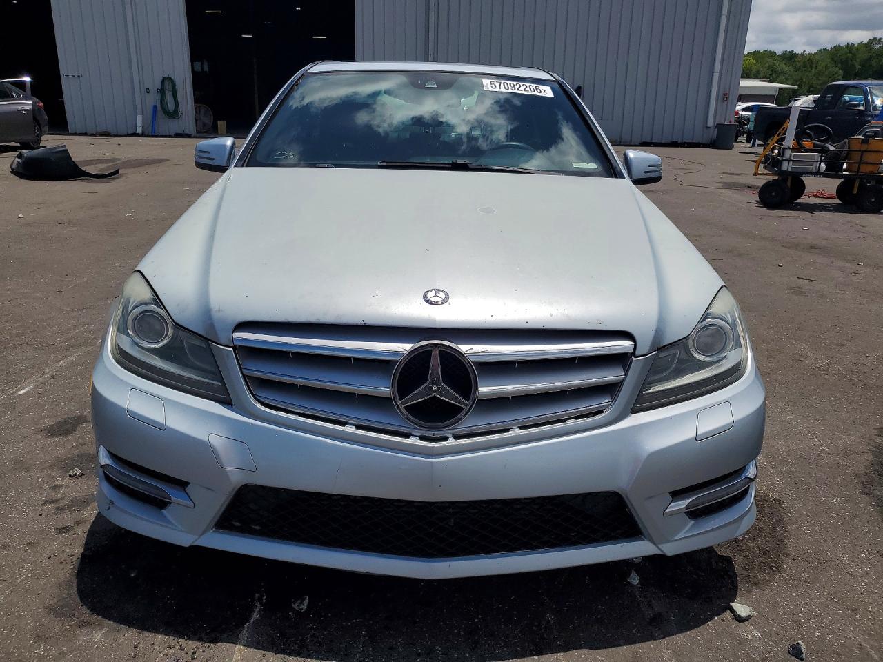 2013 Mercedes-benz C 250 Blue vin: WDDGF4HB2DA854052