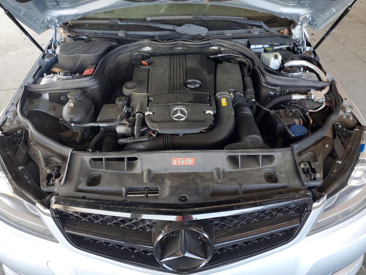 2013 Mercedes-benz C 250 Silver vin: WDDGF4HB2DA873717
