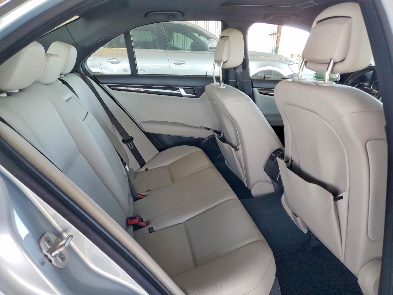 2013 Mercedes-benz C 250 Silver vin: WDDGF4HB2DA873717