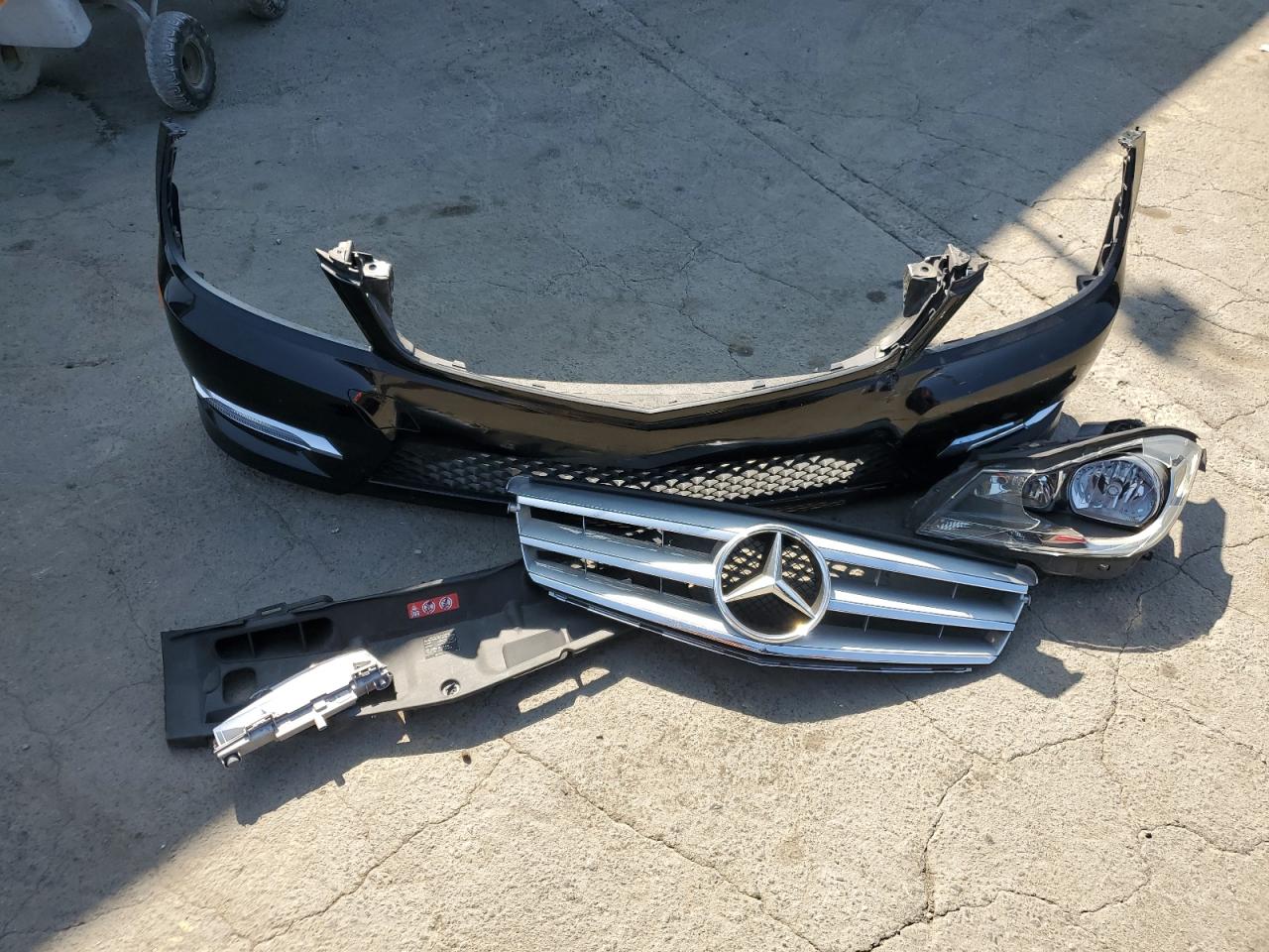 2013 Mercedes-benz C 250 Black vin: WDDGF4HB2DF946992