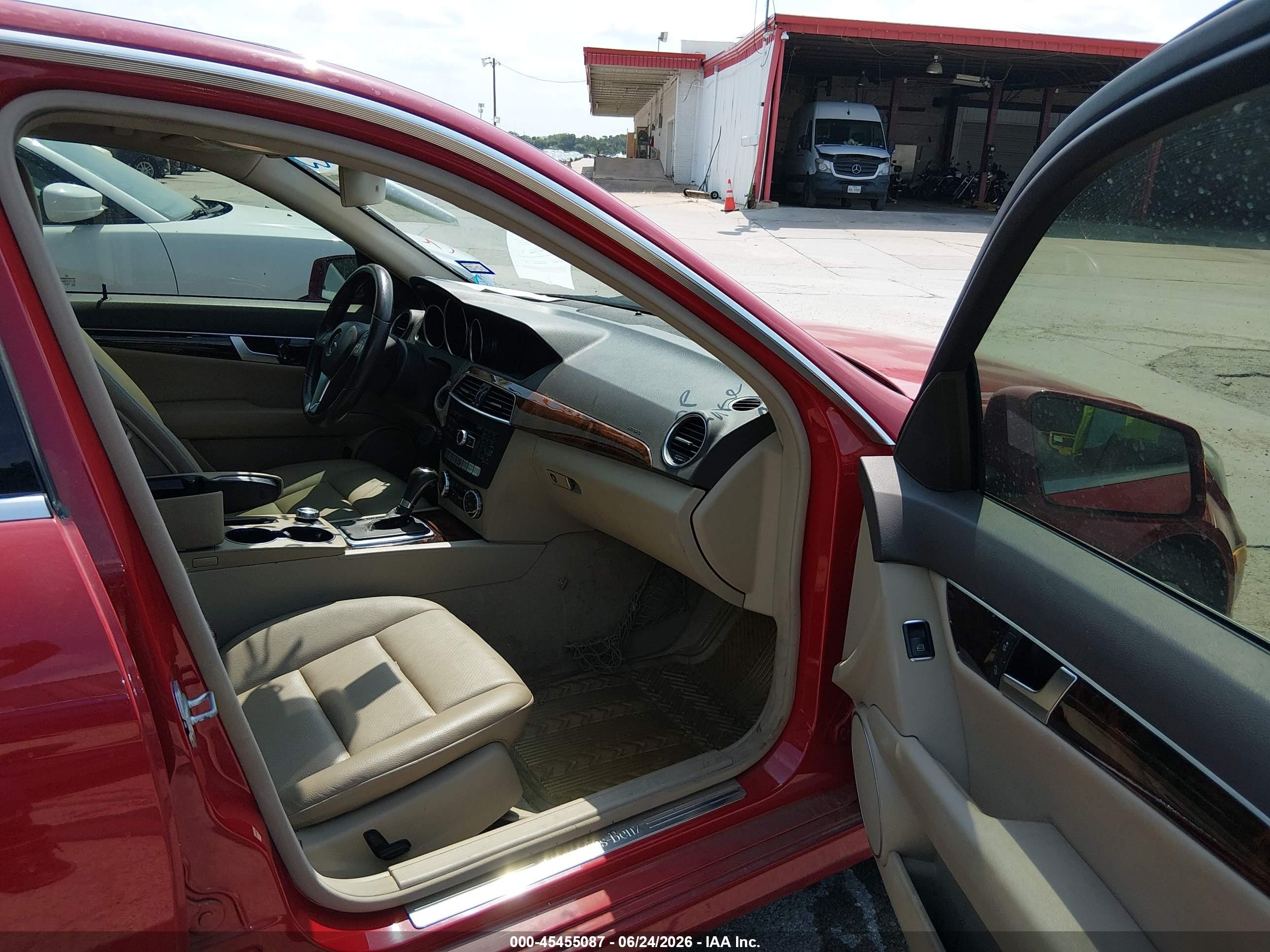 2013 Mercedes-benz C 250 Sport Red vin: WDDGF4HB2DR244587