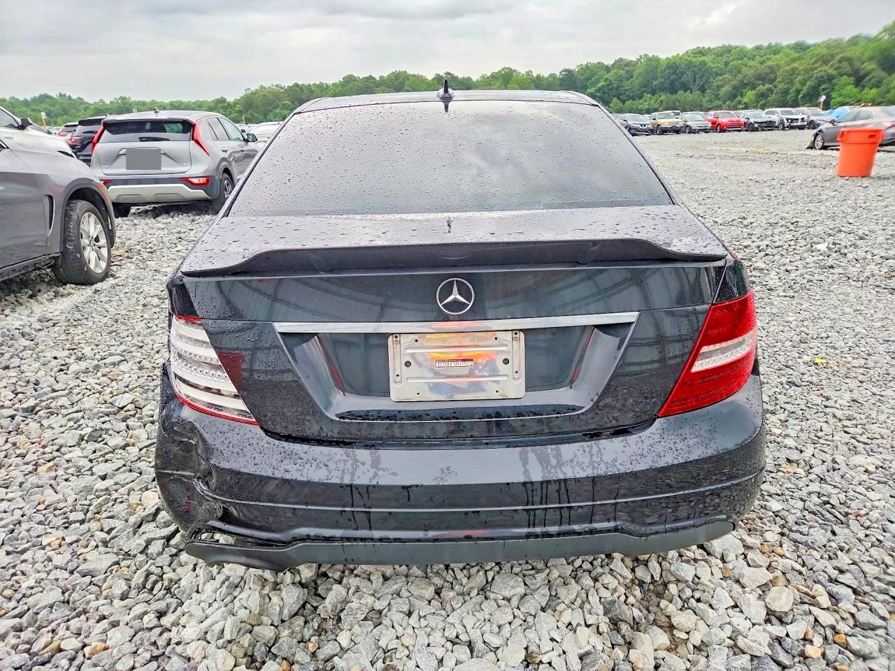 2013 Mercedes-benz C 250 Black vin: WDDGF4HB2DR250762